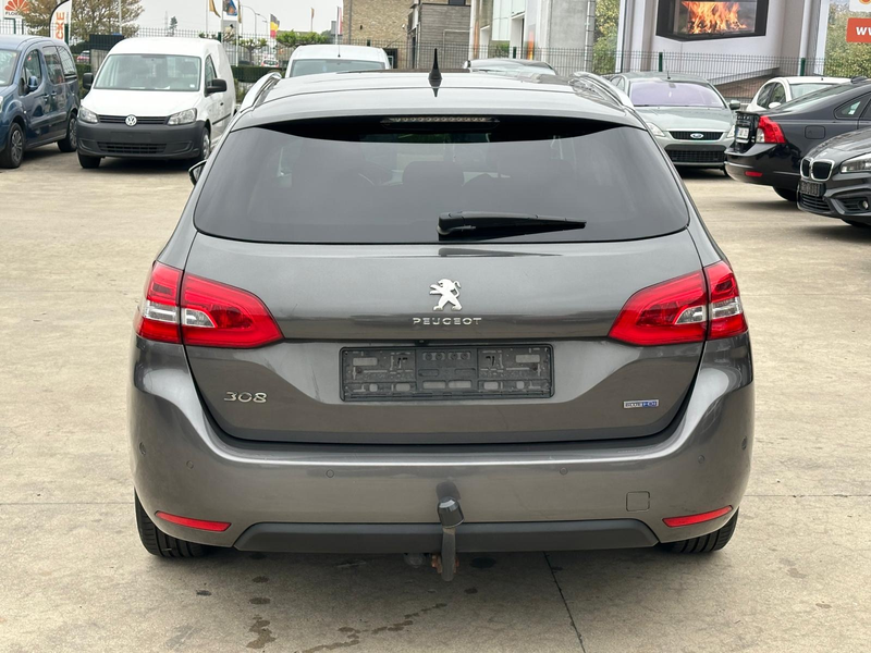 Peugeot 308 308 SW 2.0 BlueHDi GT Line — photo 12