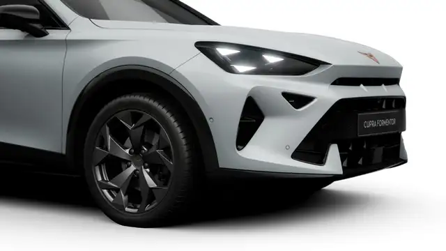 Cupra Formentor view 4