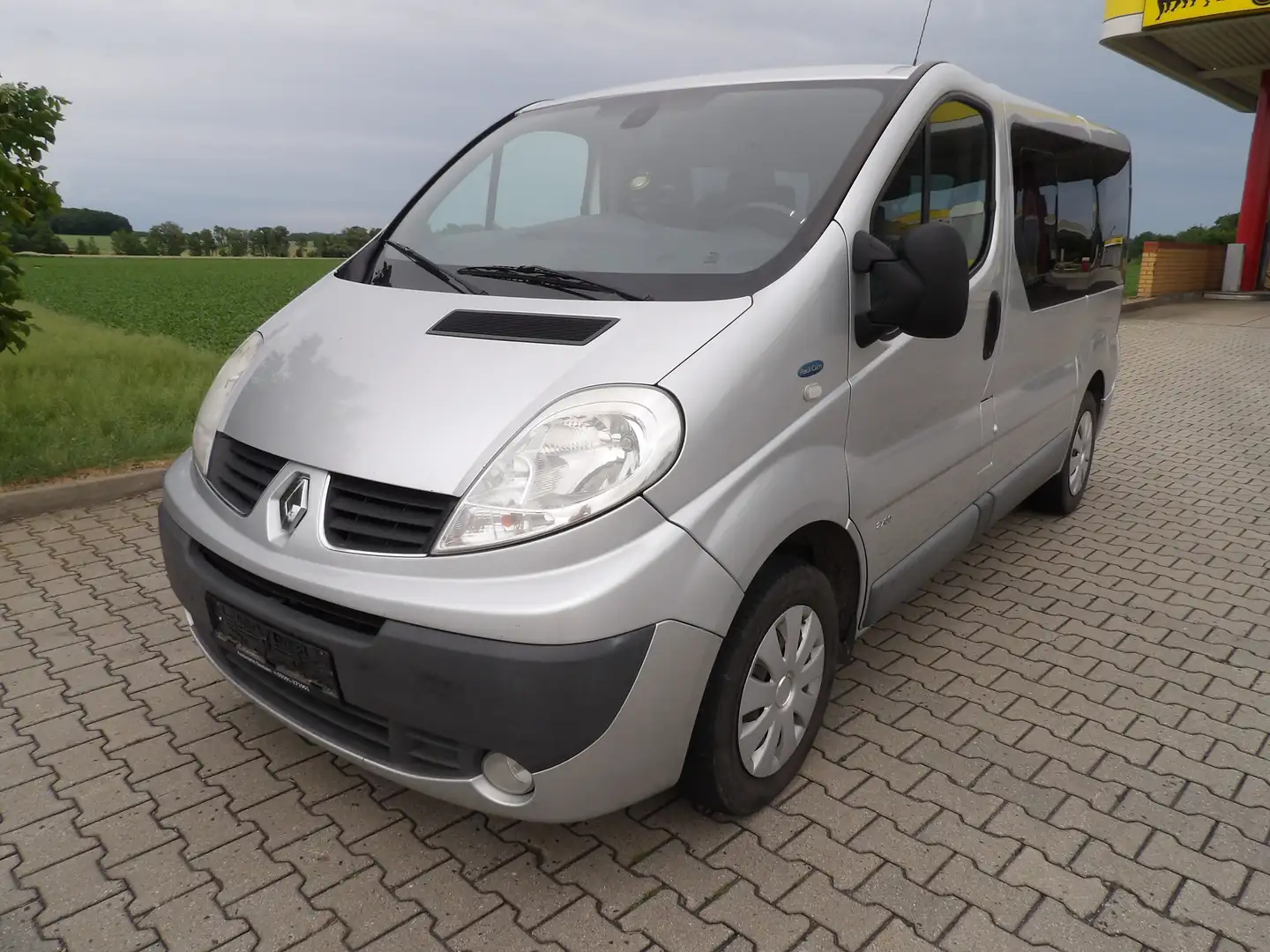 Renault Trafic PKW Srebrny - 1