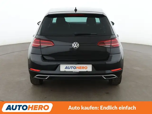 Volkswagen Golf view 5