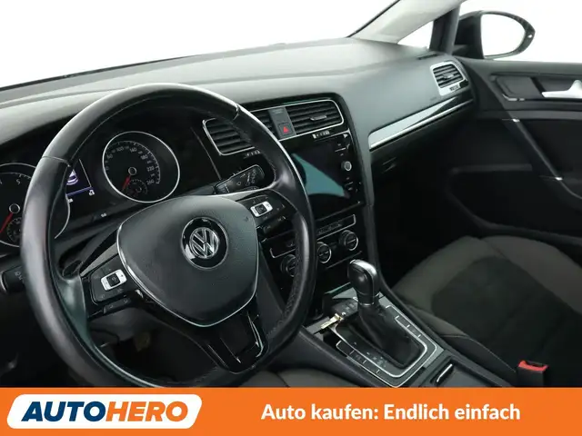 Volkswagen Golf view 11