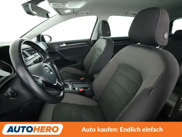 Volkswagen Golf view 10