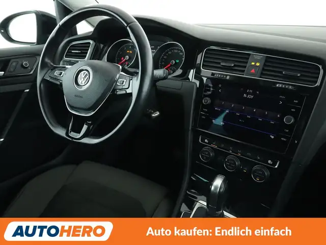 Volkswagen Golf view 13