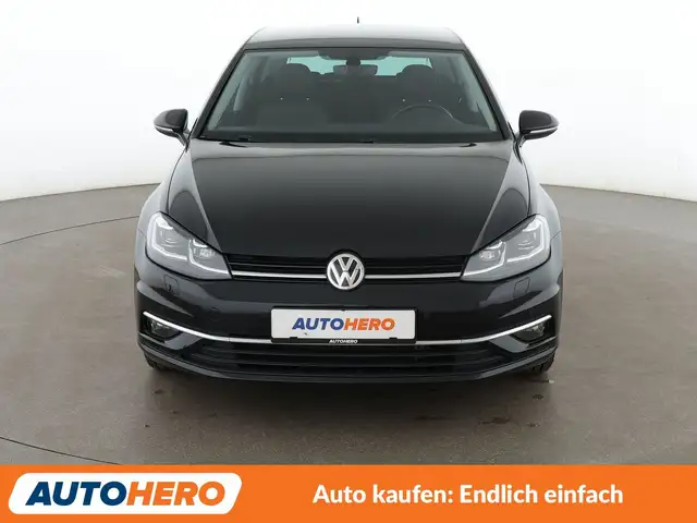 Volkswagen Golf view 9