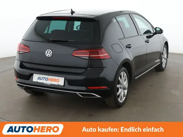 Volkswagen Golf view 6