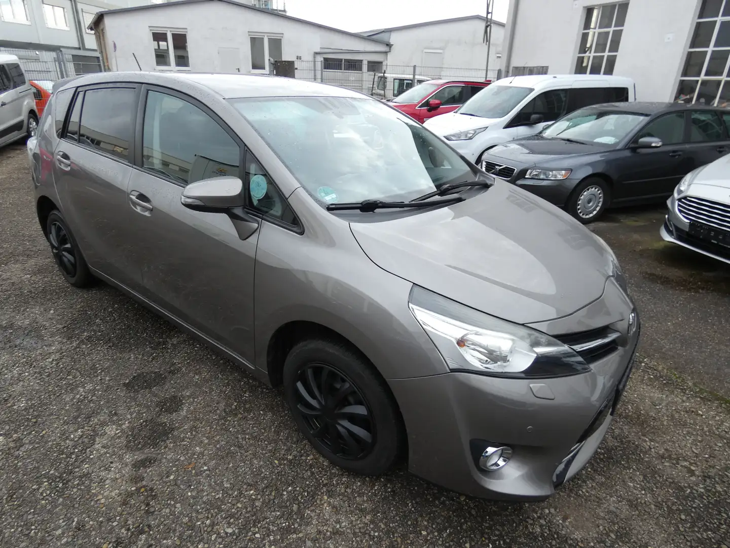 Toyota Verso Comfort Bronze - 1