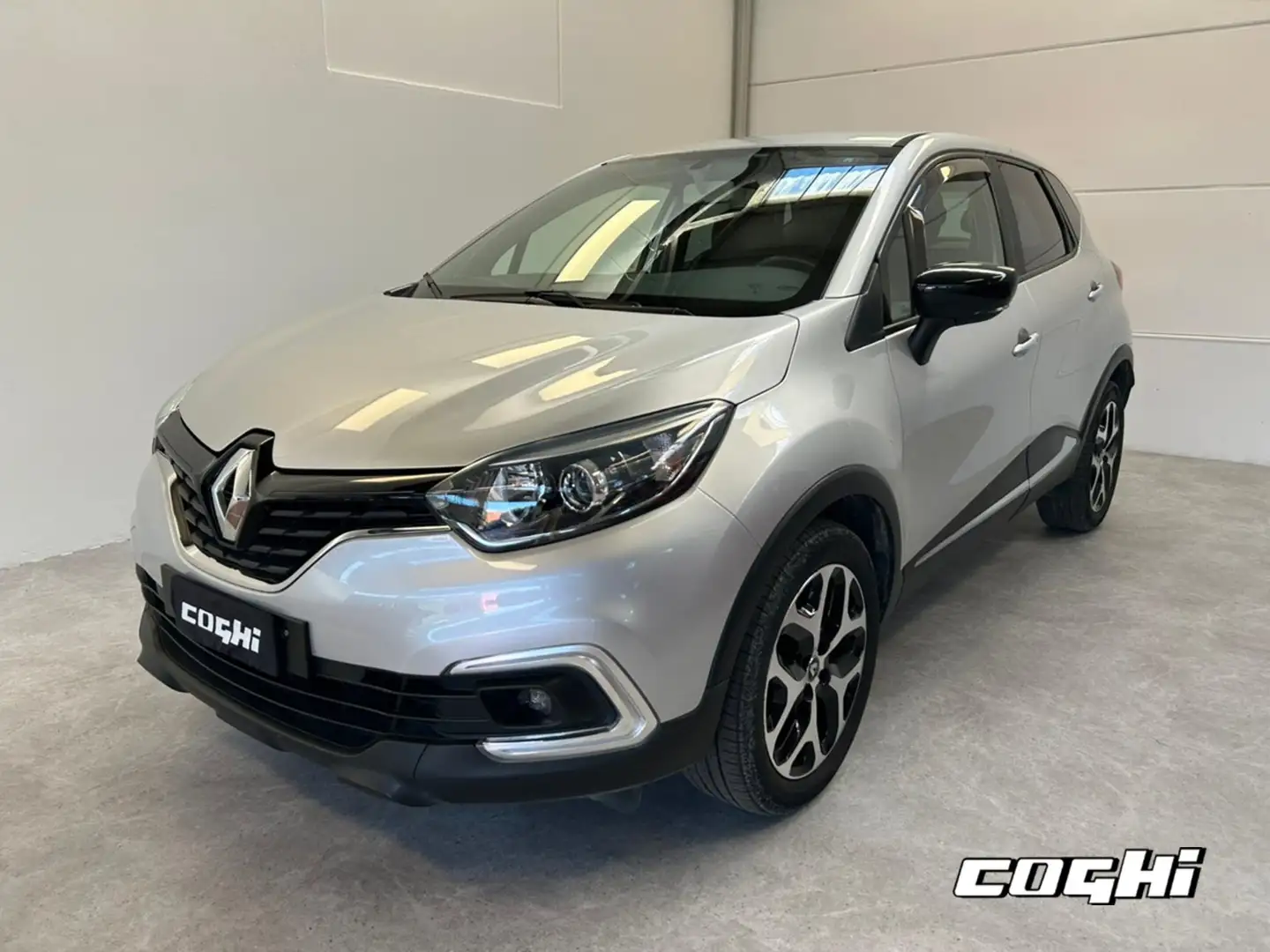 Renault Captur RENAULT Captur dCi 8V 90 CV Start&Stop Energy Zen Grijs - 1