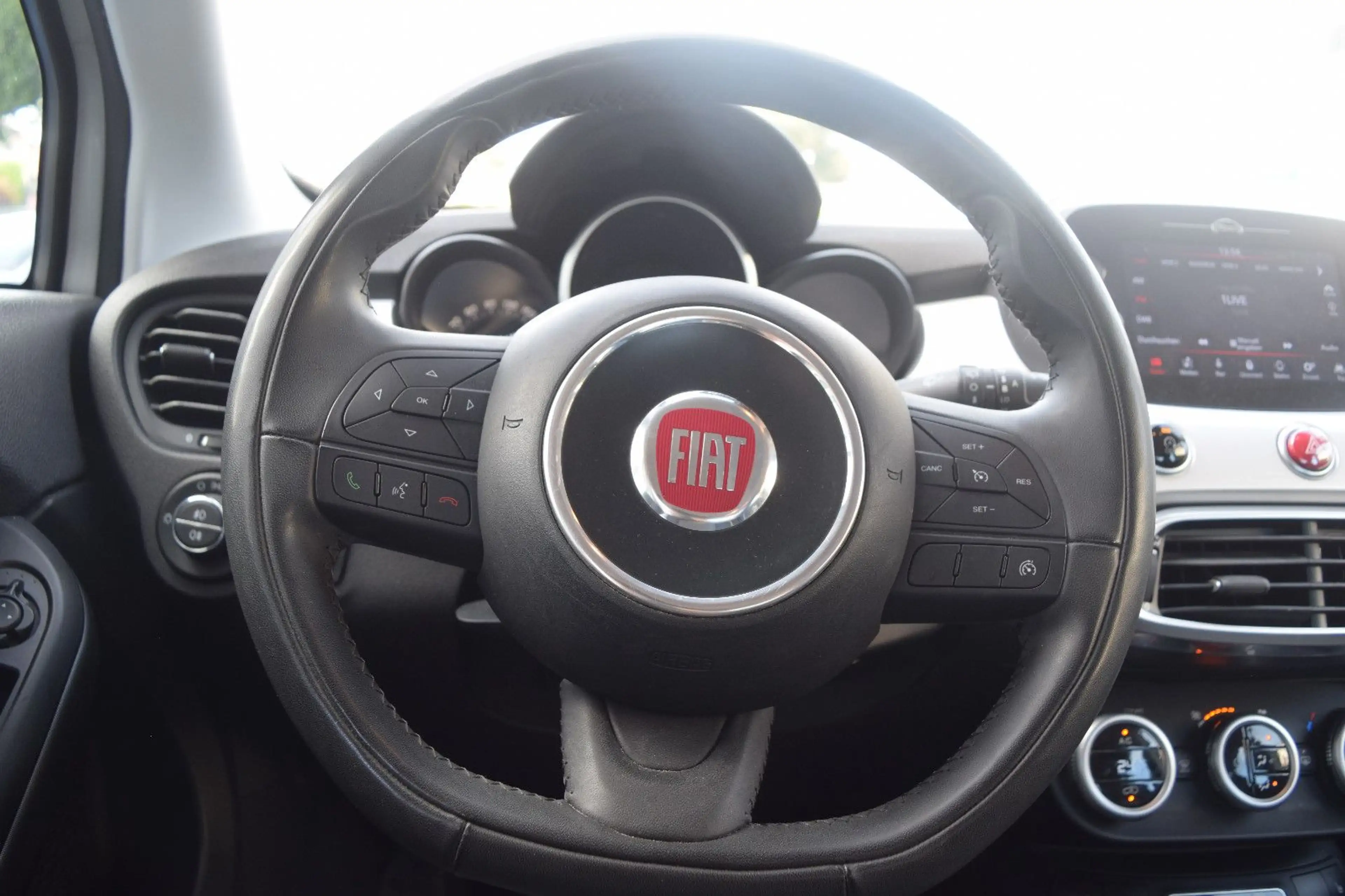 Fiat 500X KLIMAAUTOMATIK,NAVI,START&STOP,PDC,TEMPOMAT — photo 11