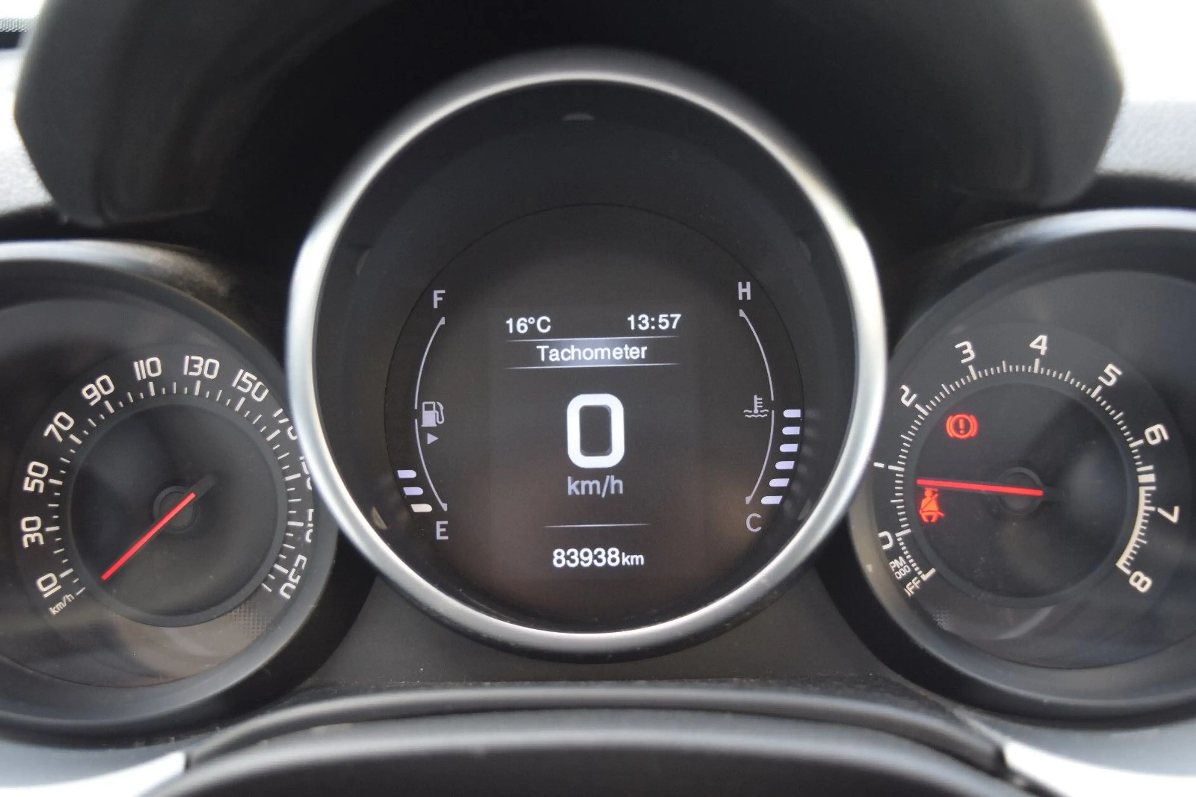 Fiat 500X KLIMAAUTOMATIK,NAVI,START&STOP,PDC,TEMPOMAT — photo 7