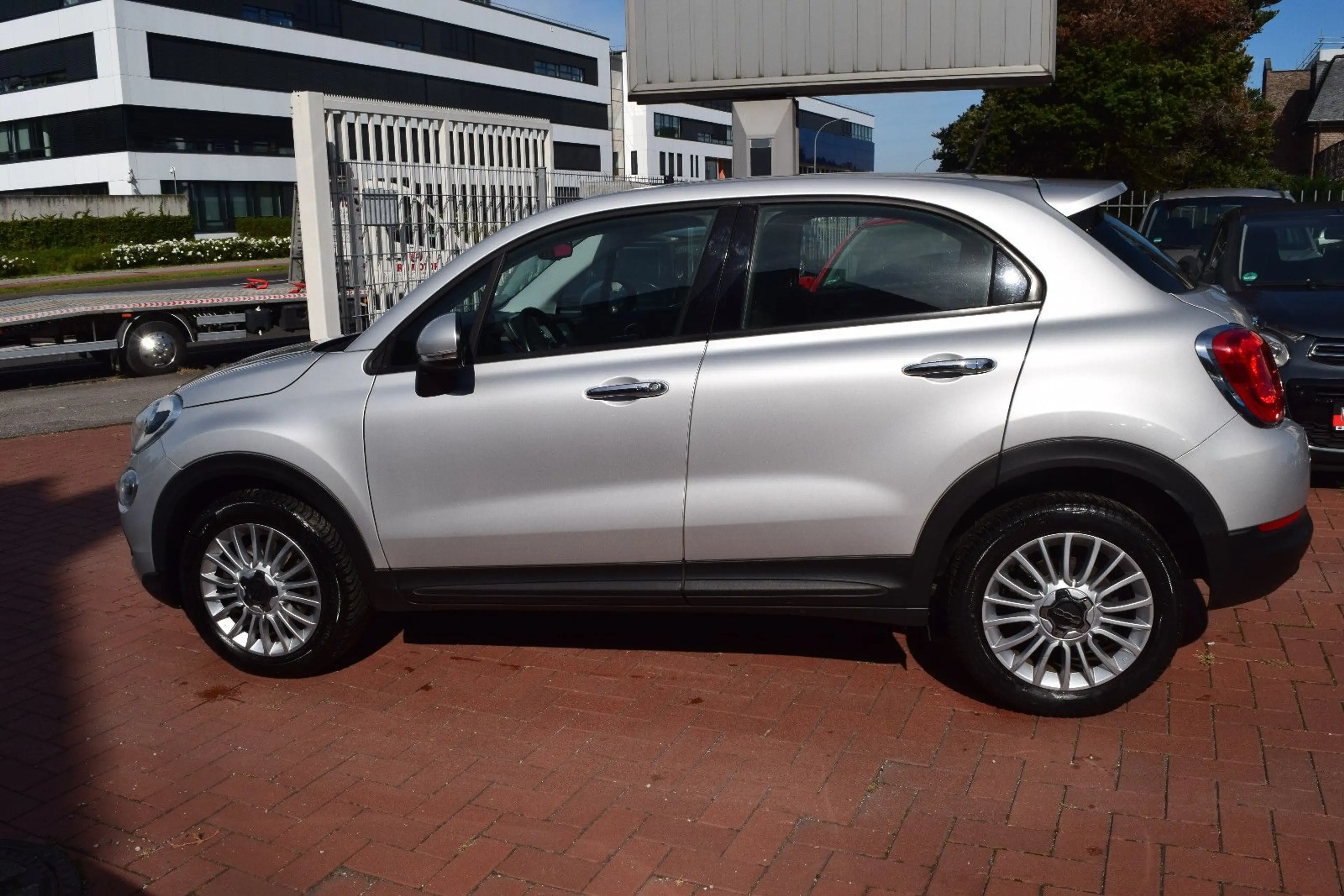 Fiat 500X KLIMAAUTOMATIK,NAVI,START&STOP,PDC,TEMPOMAT — photo 5