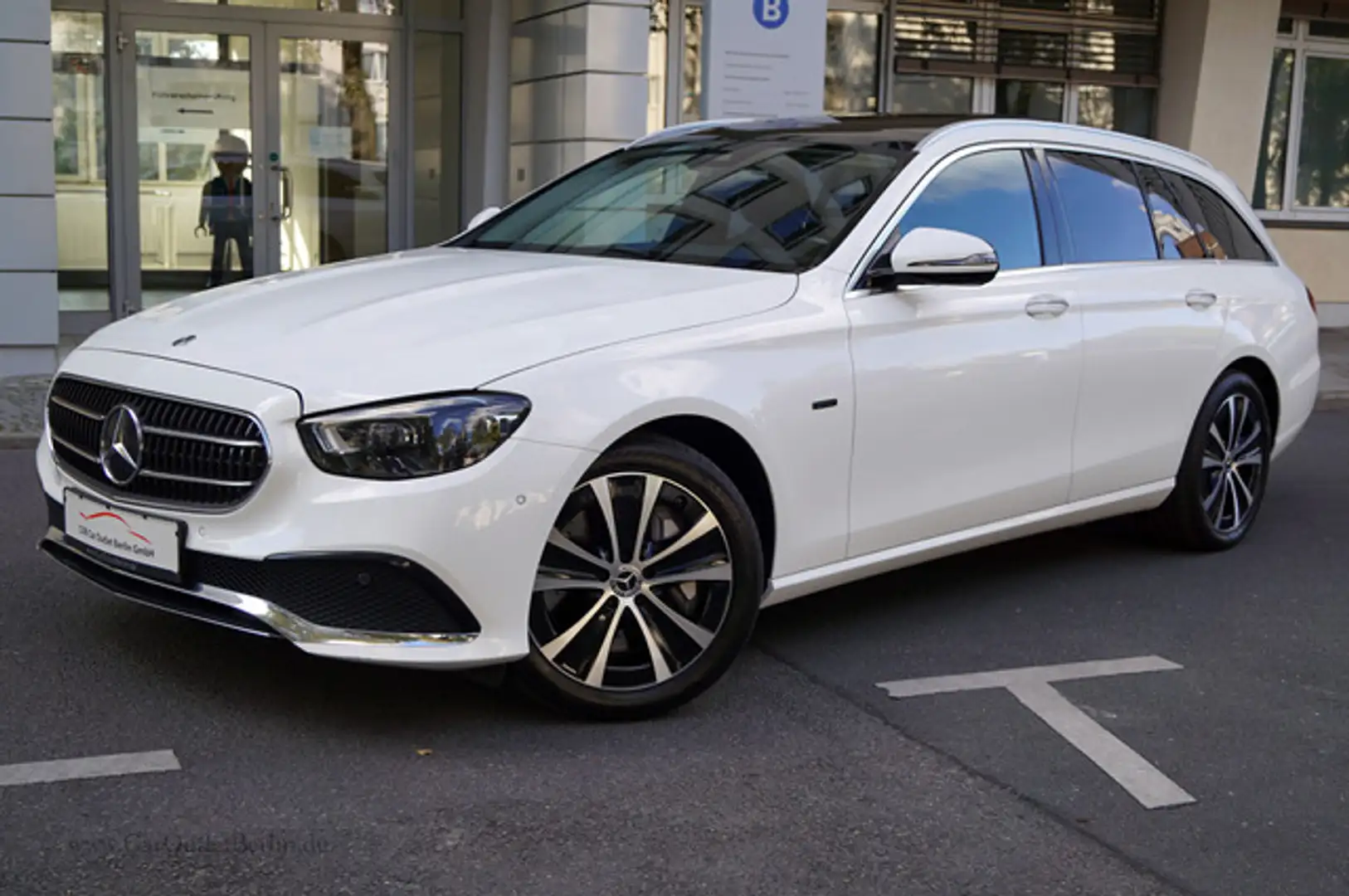 Mercedes-Benz E 300 de T Pano Kamera MultiBeam Memory Weiß - 2