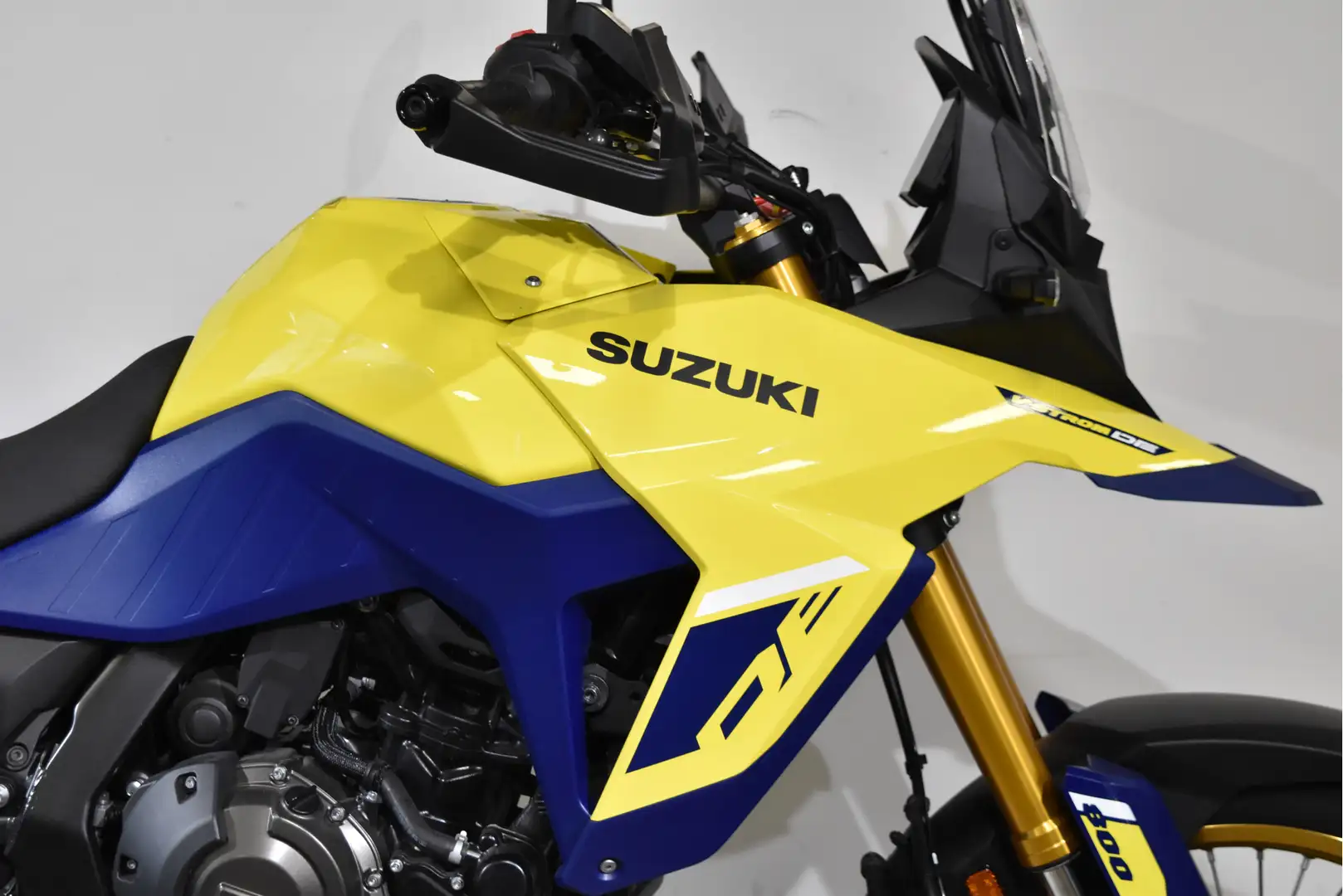 Suzuki V-Strom 800DE - 2
