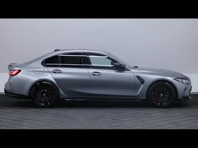BMW M3 view 4