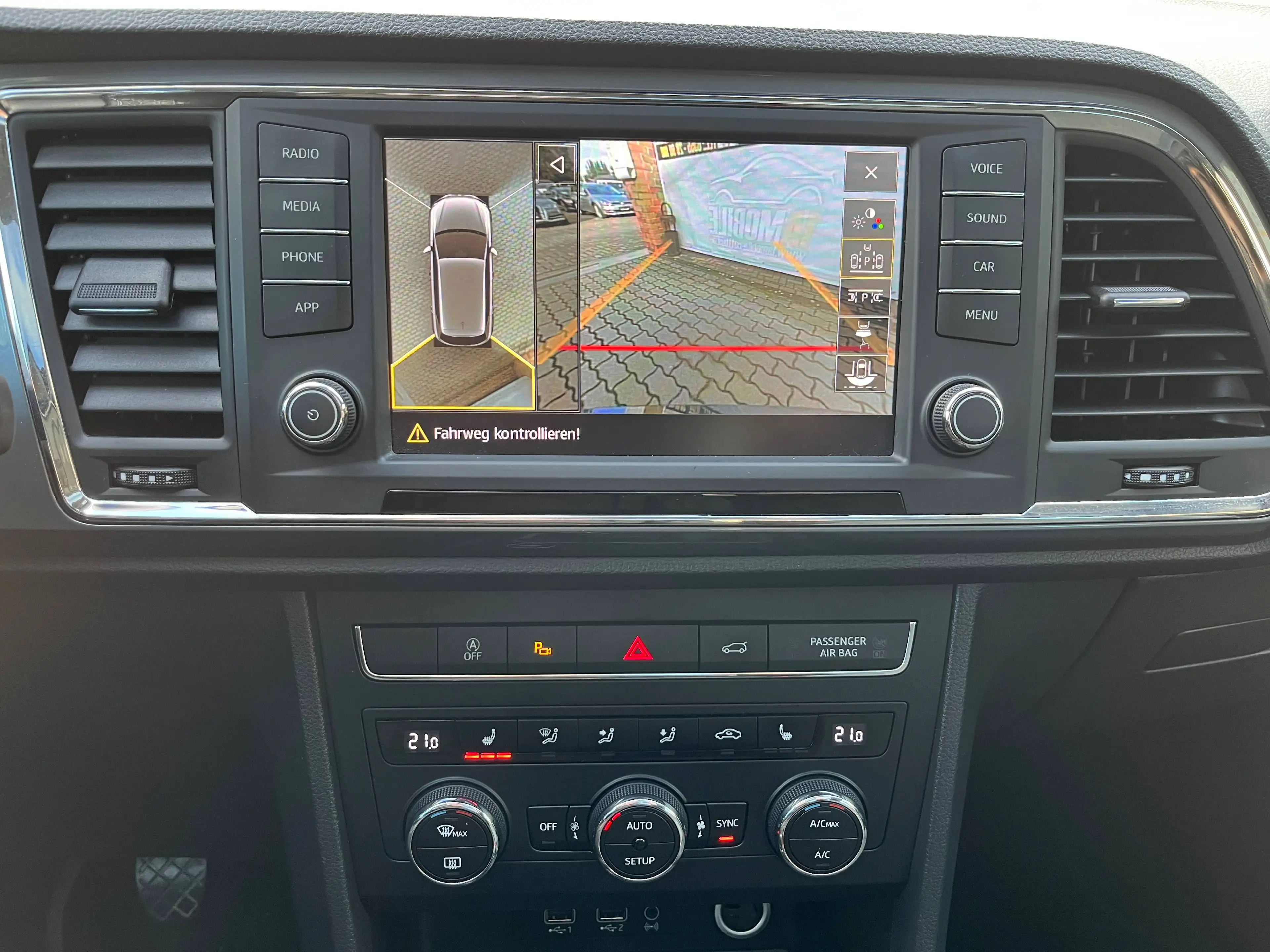 SEAT Ateca 360° Kamera - Sitzheizung - AHK - Panoramadach — photo 14