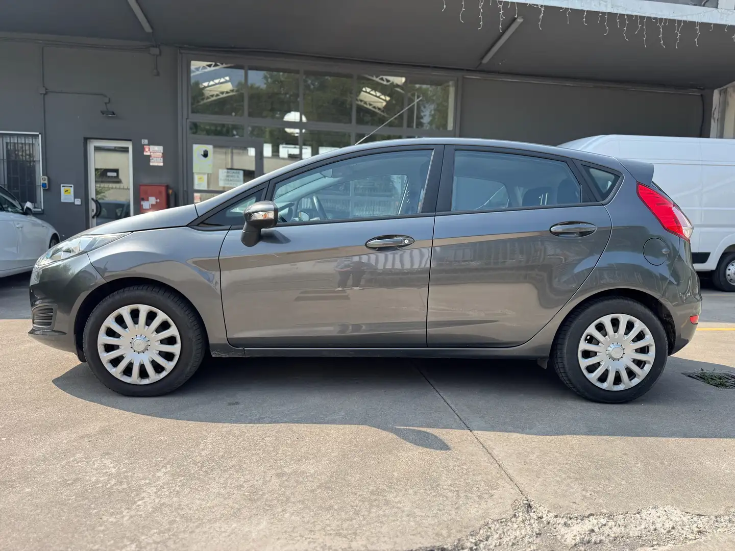 Ford Fiesta Fiesta 5p 1.2 60cv E6 Grigio - 2