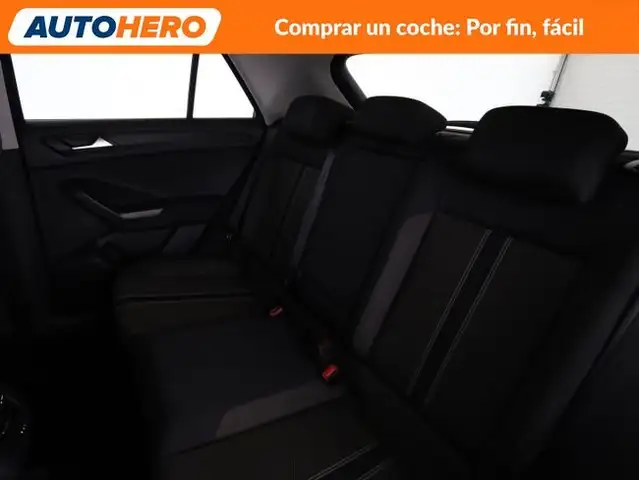 Volkswagen T-Roc view 15