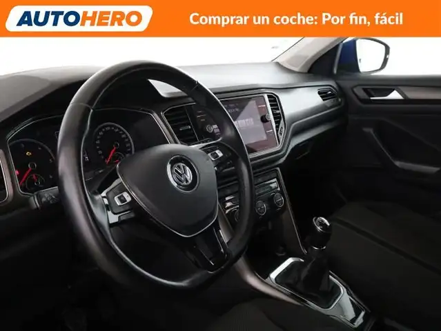 Volkswagen T-Roc view 12