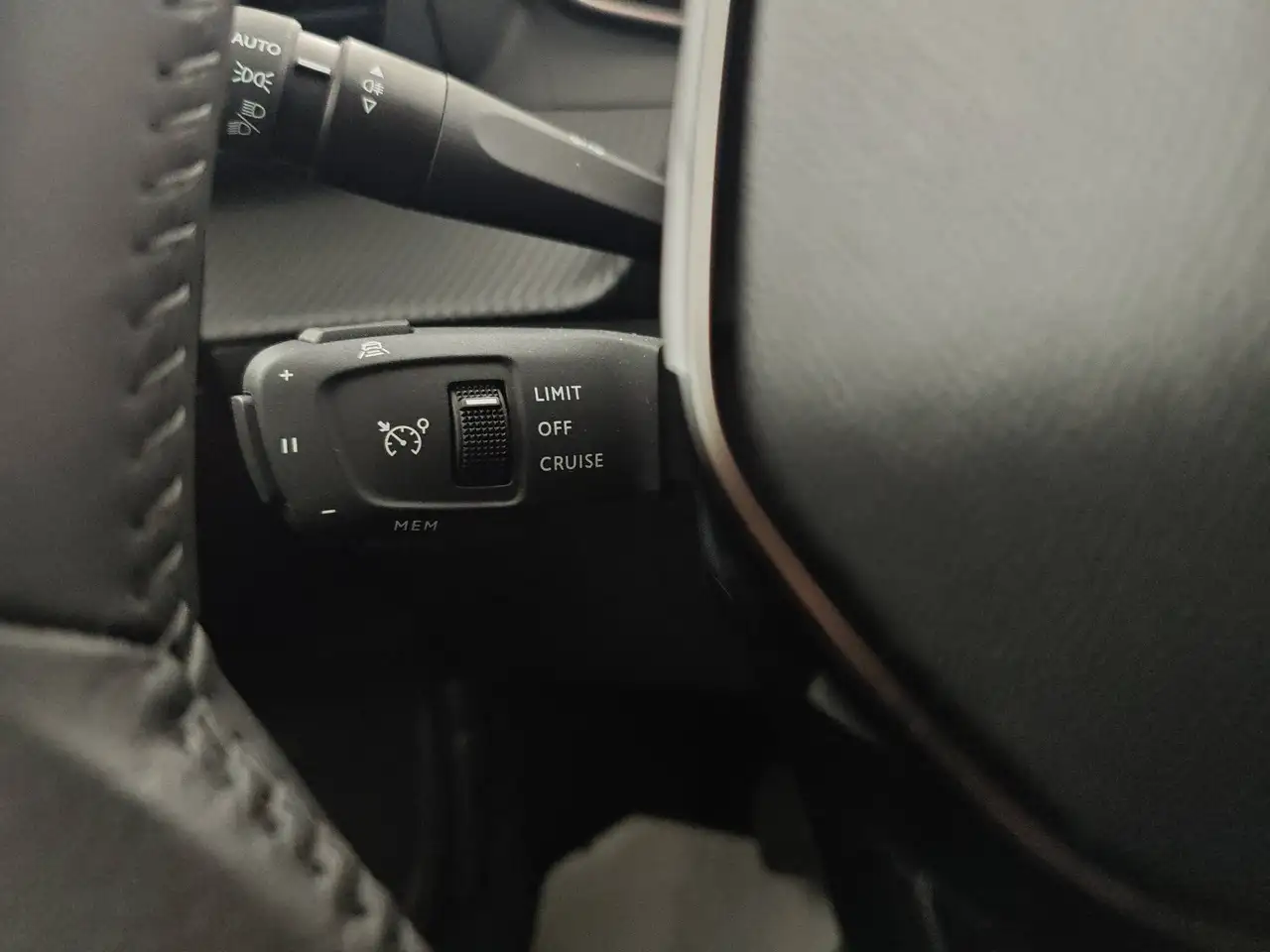 Peugeot 2008 1.2 puretech Allure s, миниатюра 19