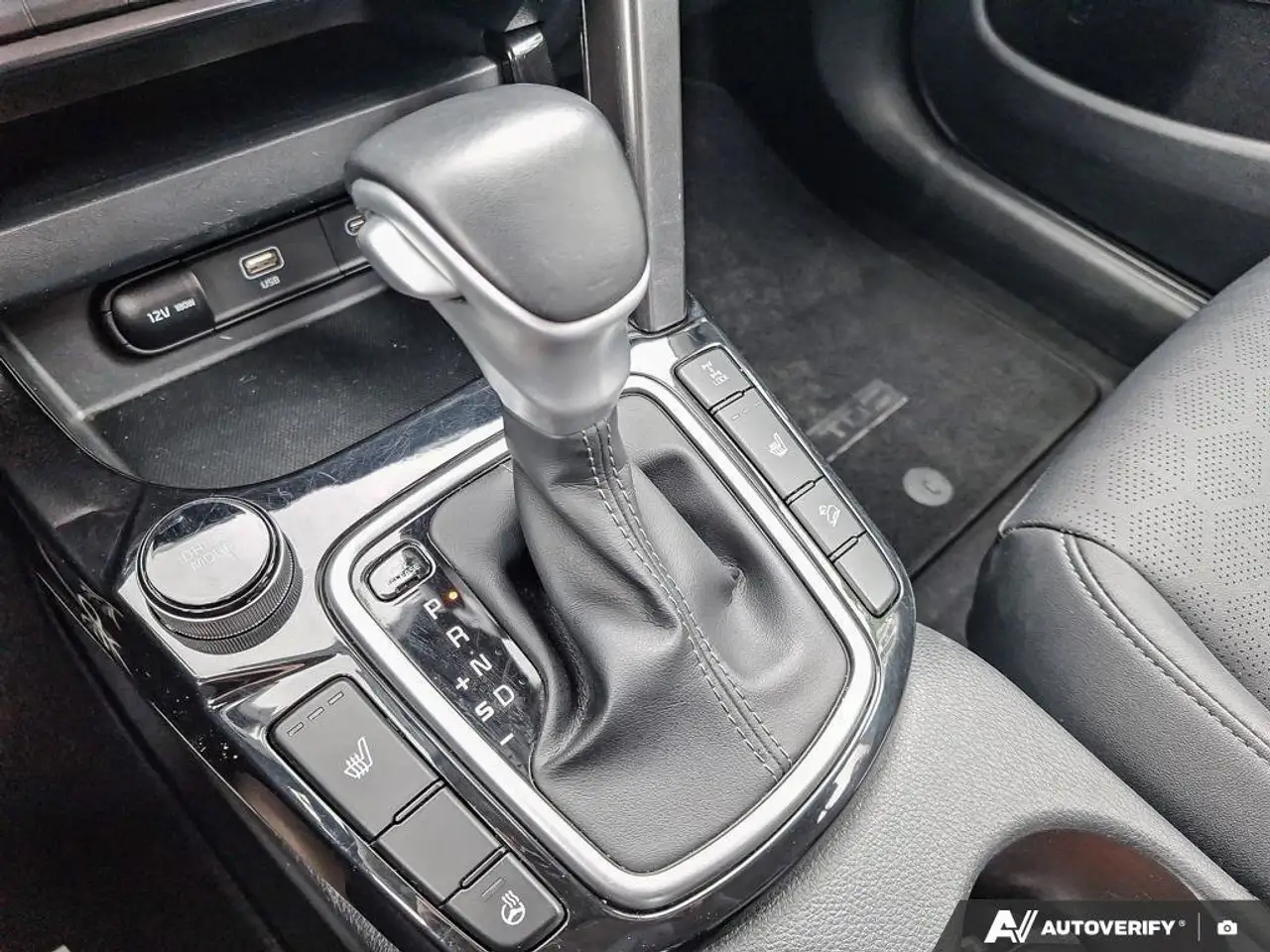 Kia Seltos снимка Kia Seltos