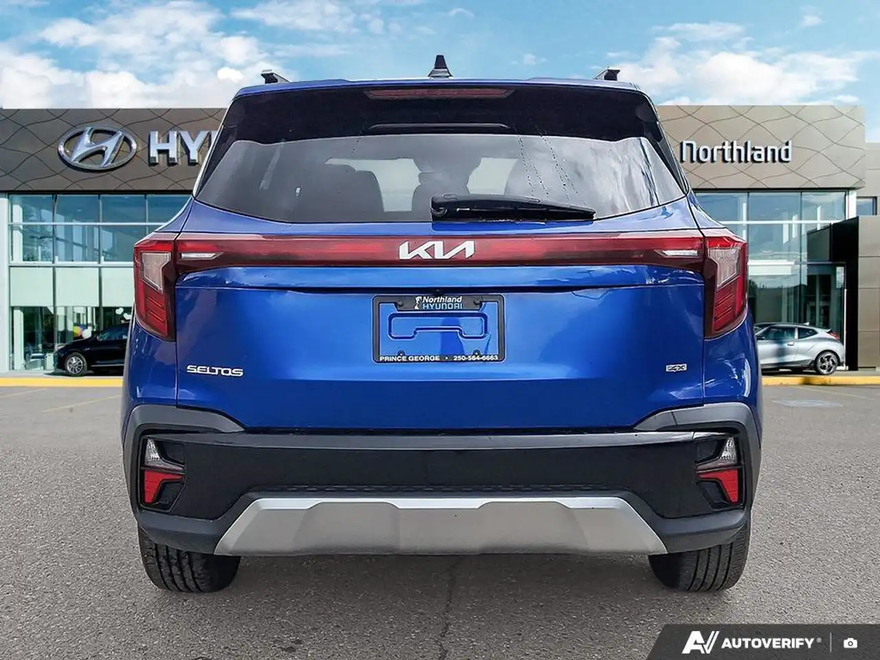 Kia Seltos снимка Kia Seltos