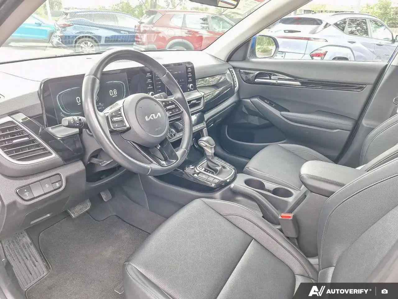 Kia Seltos снимка Kia Seltos