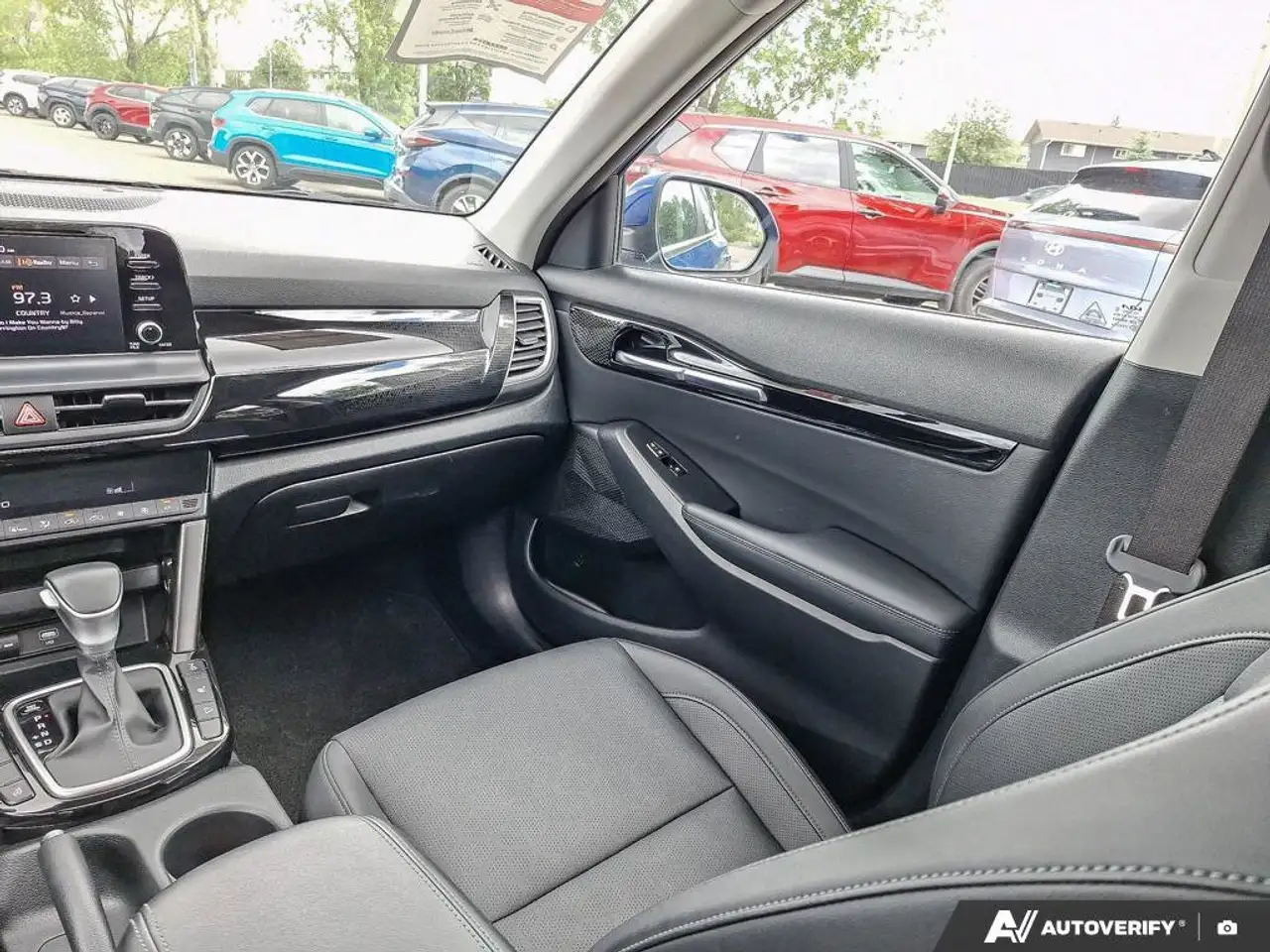 Kia Seltos снимка Kia Seltos