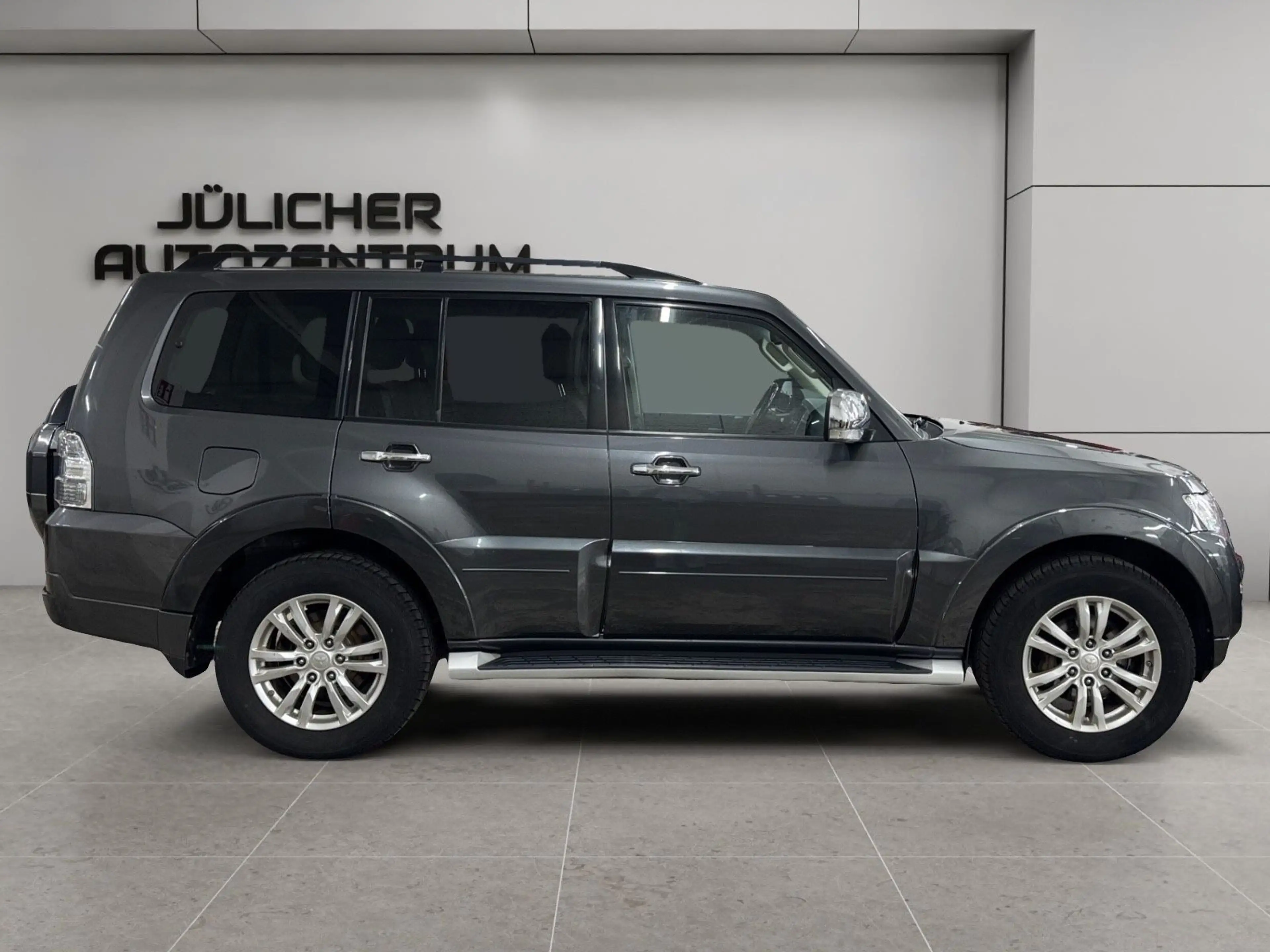Mitsubishi Pajero 3.2 DI-D Top Instyle Langvers. A-Last 3T — photo 2