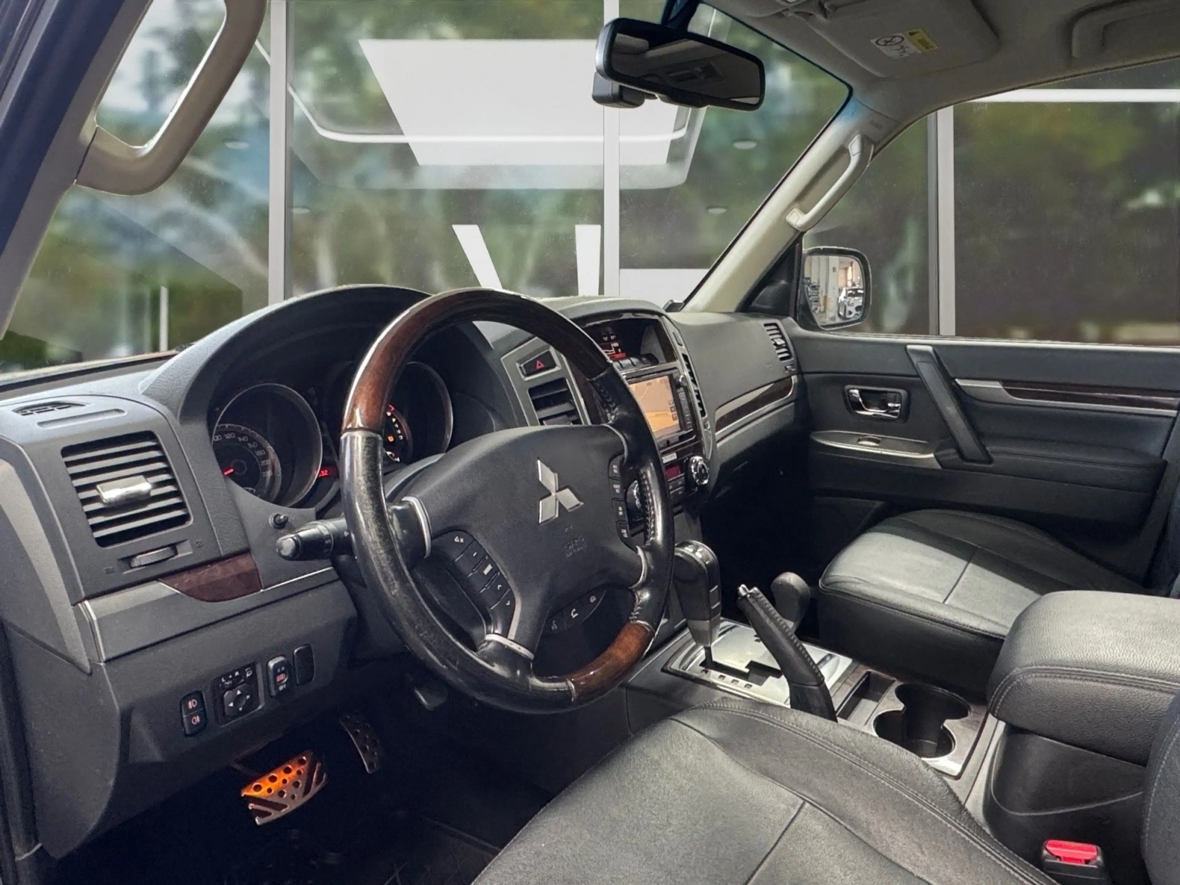 Mitsubishi Pajero 3.2 DI-D Top Instyle Langvers. A-Last 3T — photo 12
