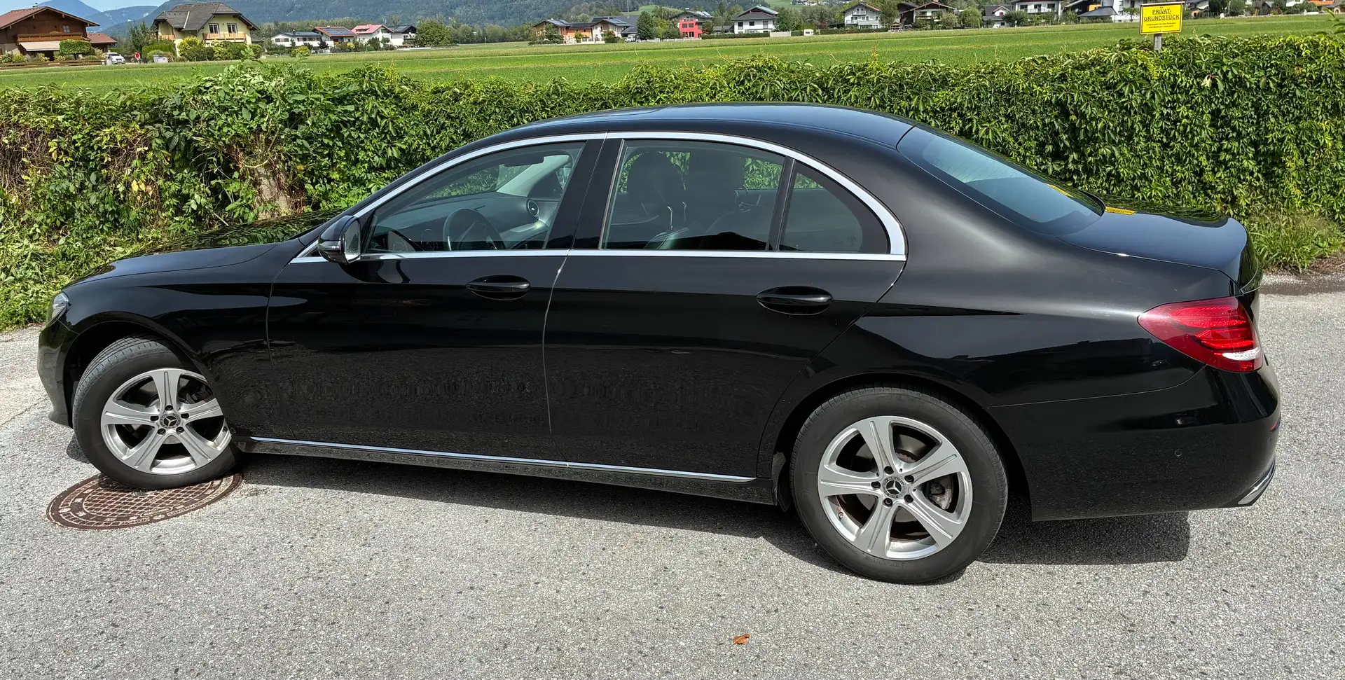 Mercedes-Benz E 220 E 220 d Avantgarde Aut. Avantgarde Schwarz - 1
