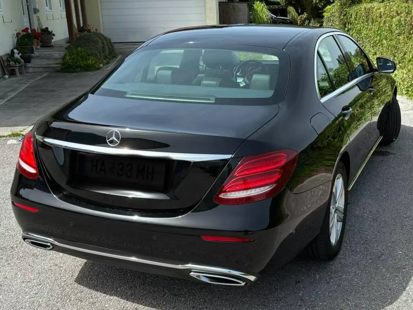 Mercedes-Benz E 220 E 220 d Avantgarde Aut. Avantgarde Schwarz - 2
