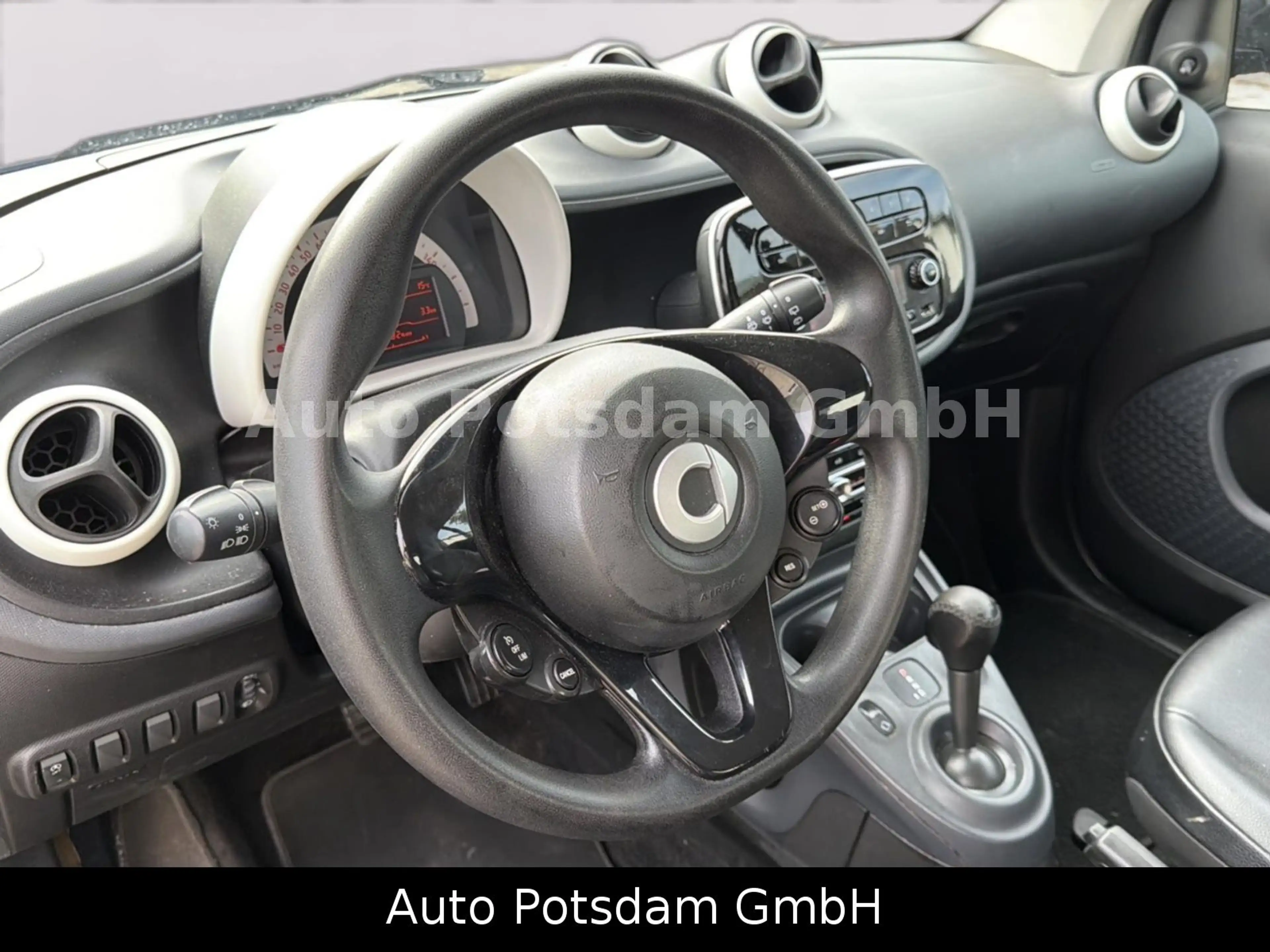 smart forTwo coupe Automatik 52 kW — photo 10