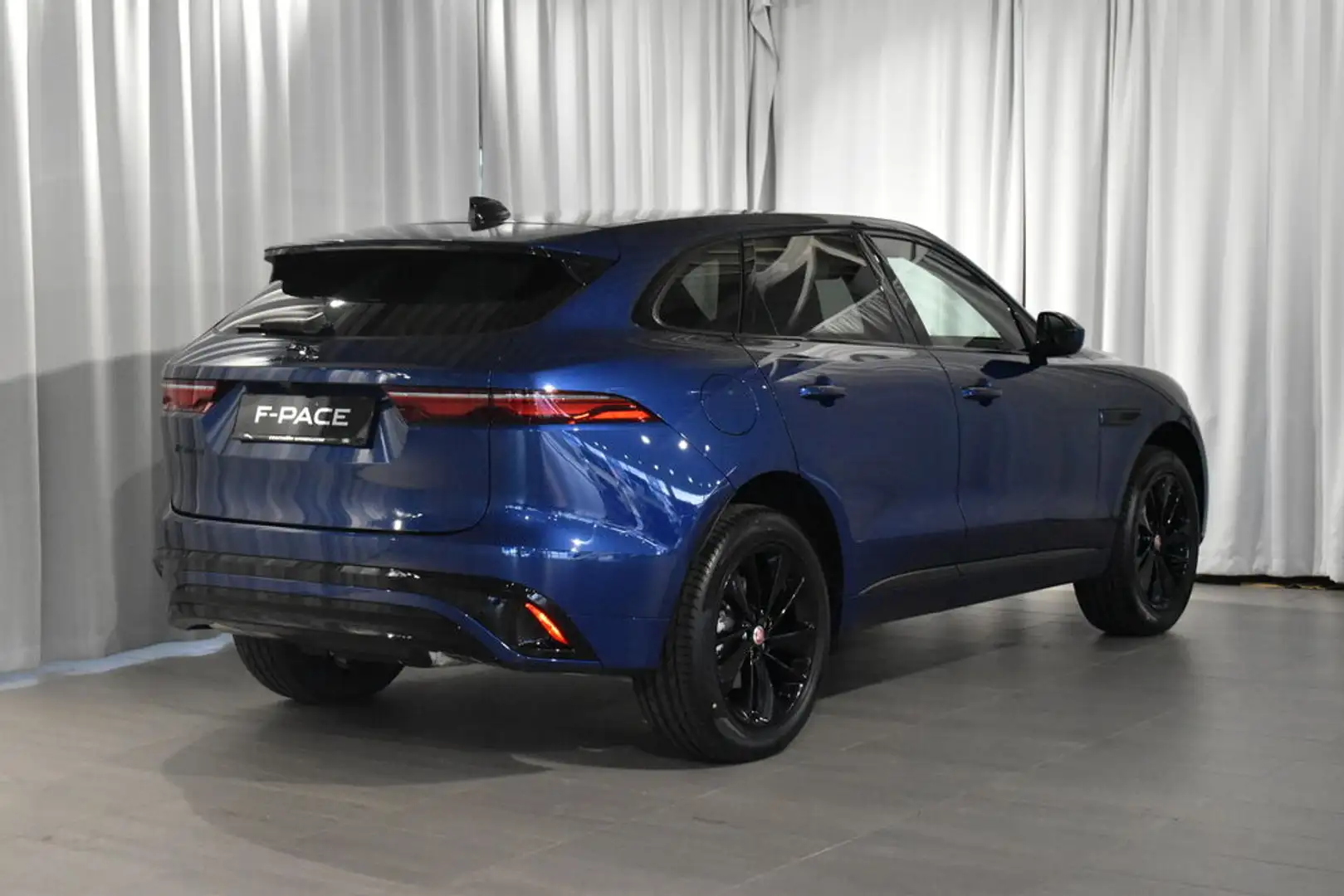 Jaguar F-Pace S P250 AWD Aut. Blau - 2