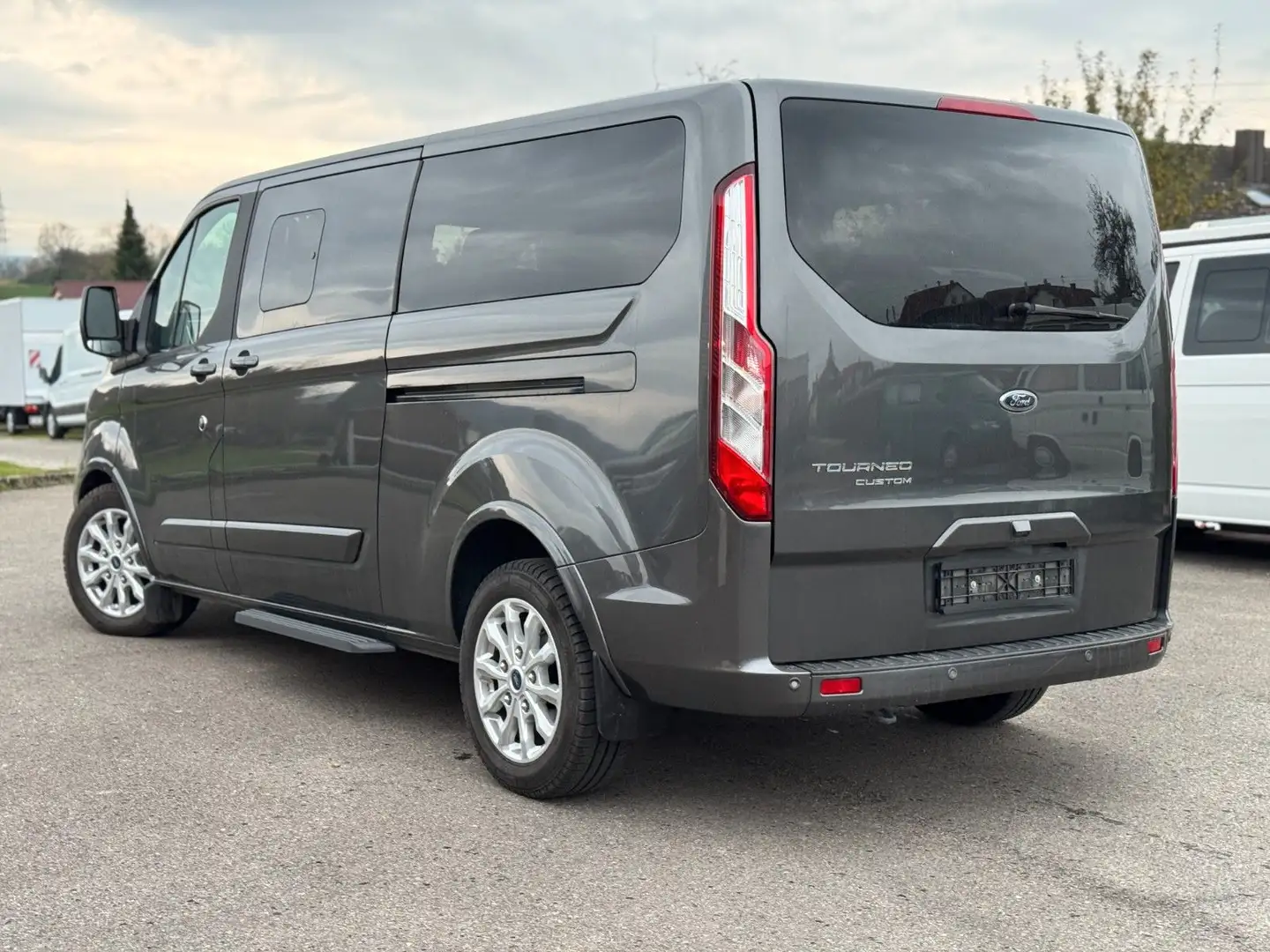 Ford Tourneo Custom Titanium L2 | Automat. | 9-Sitzer Grau - 2