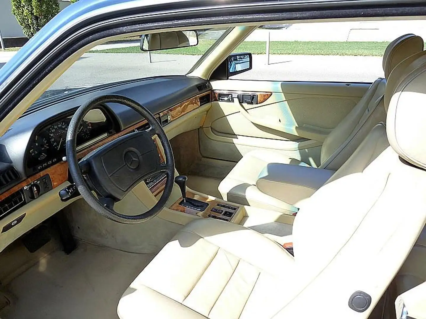 Mercedes-Benz 380 SEC Modrá - 2