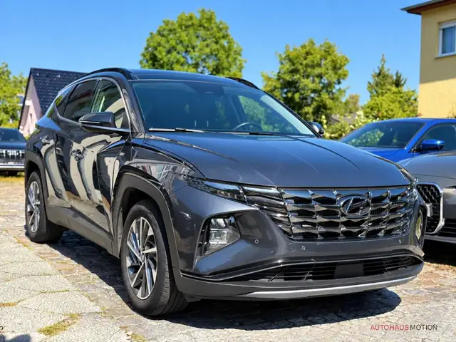 Hyundai Tucson view 4