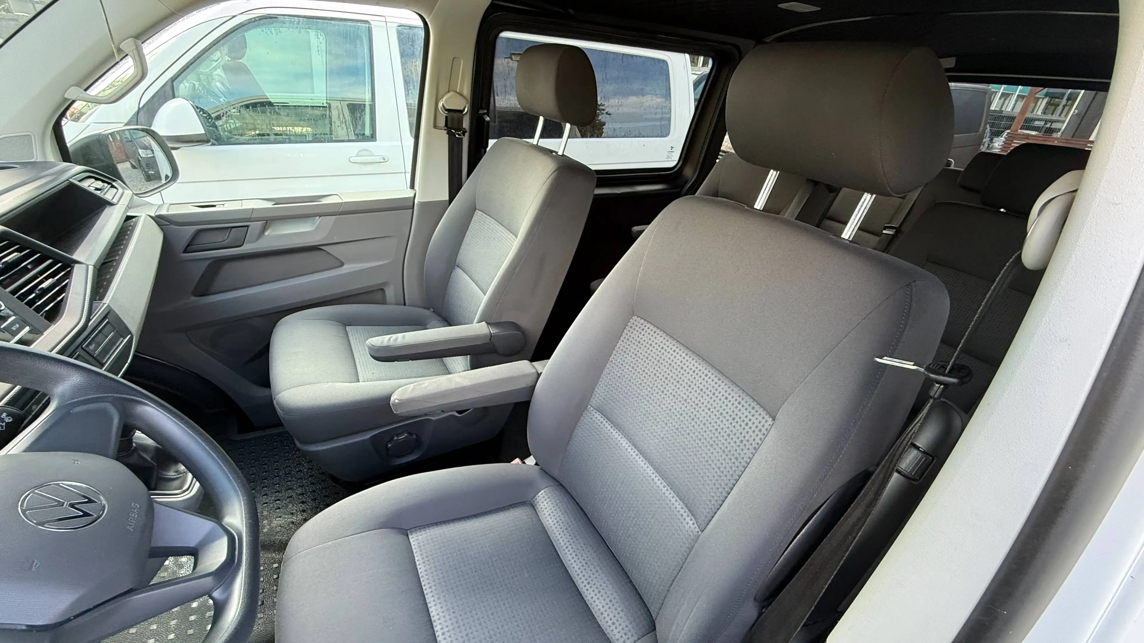 Volkswagen T6.1 Multivan *150PS *7/8-SITZER *KLIMAHIMMEL *INSP.+TÜV NEU — photo 7