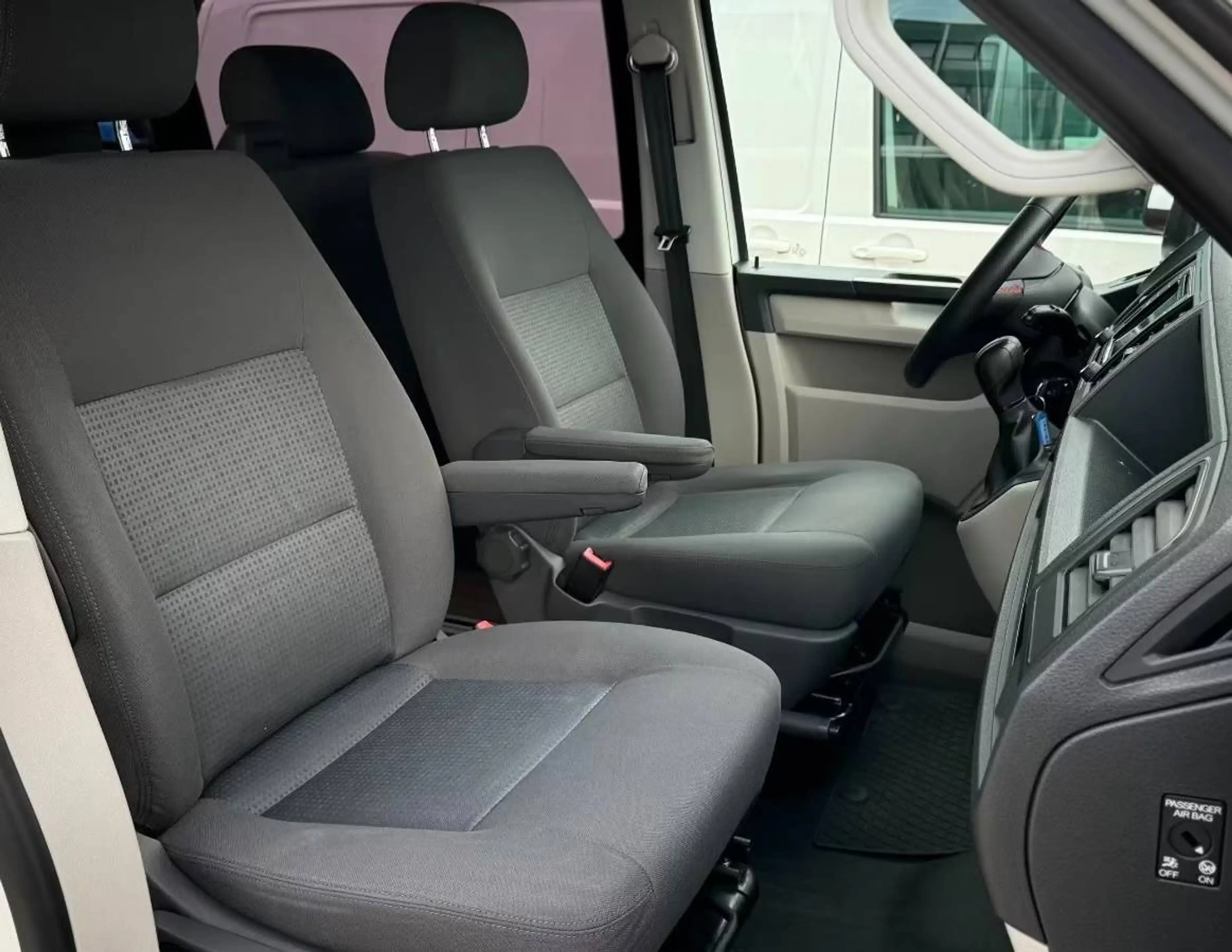 Volkswagen T6.1 Multivan *150PS *7/8-SITZER *KLIMAHIMMEL *INSP.+TÜV NEU — photo 11