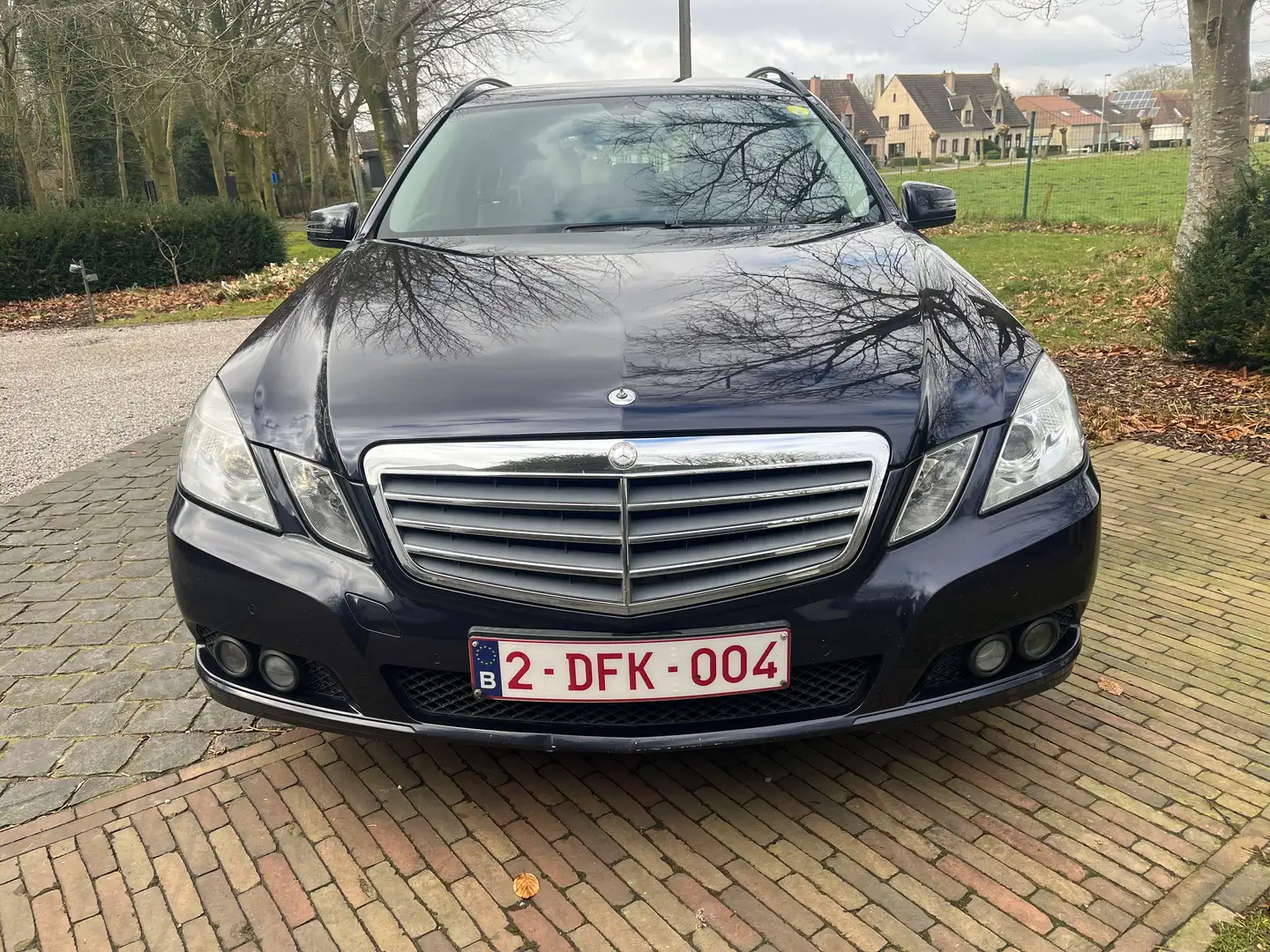 Mercedes-Benz E 200 Mavi - 1