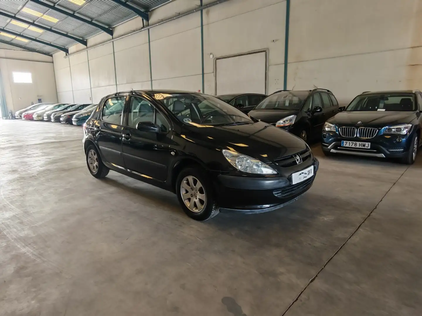 Peugeot 307 1.6i XR Clim Plus Schwarz - 1