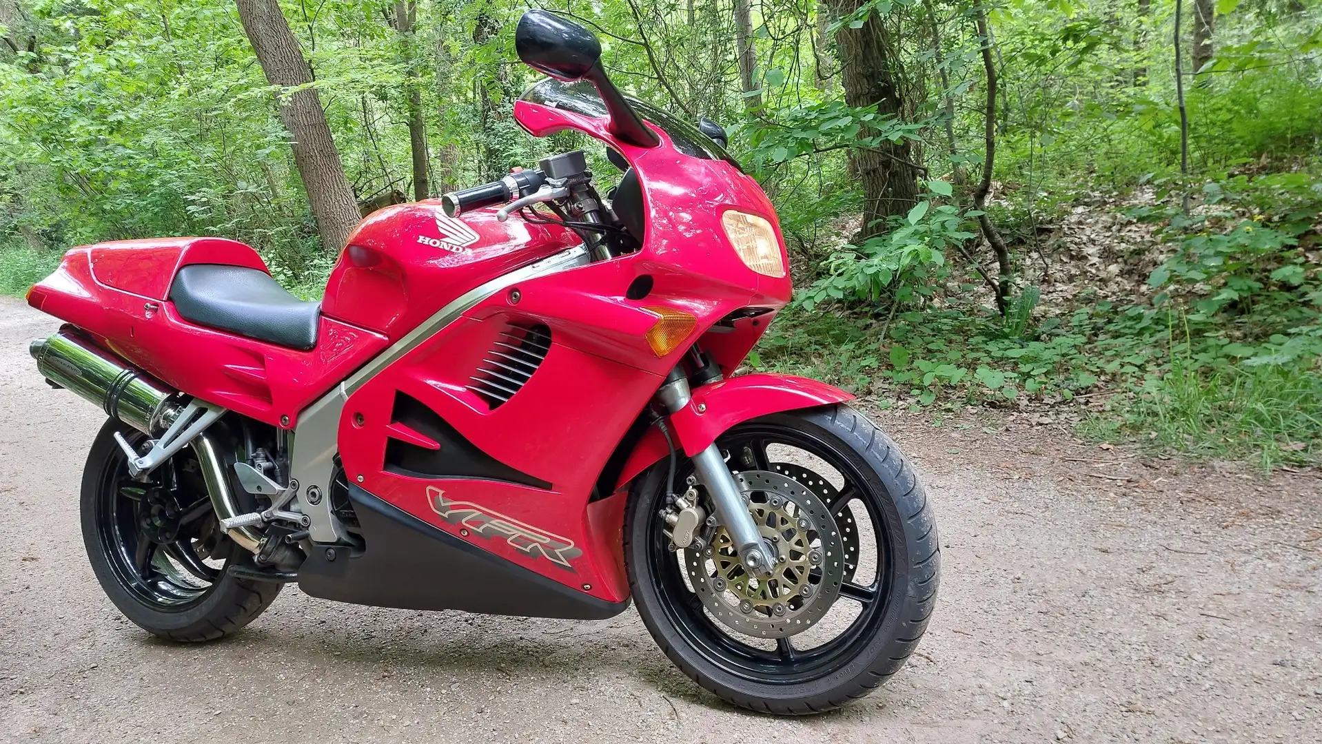 Honda VFR 750 Rood - 1