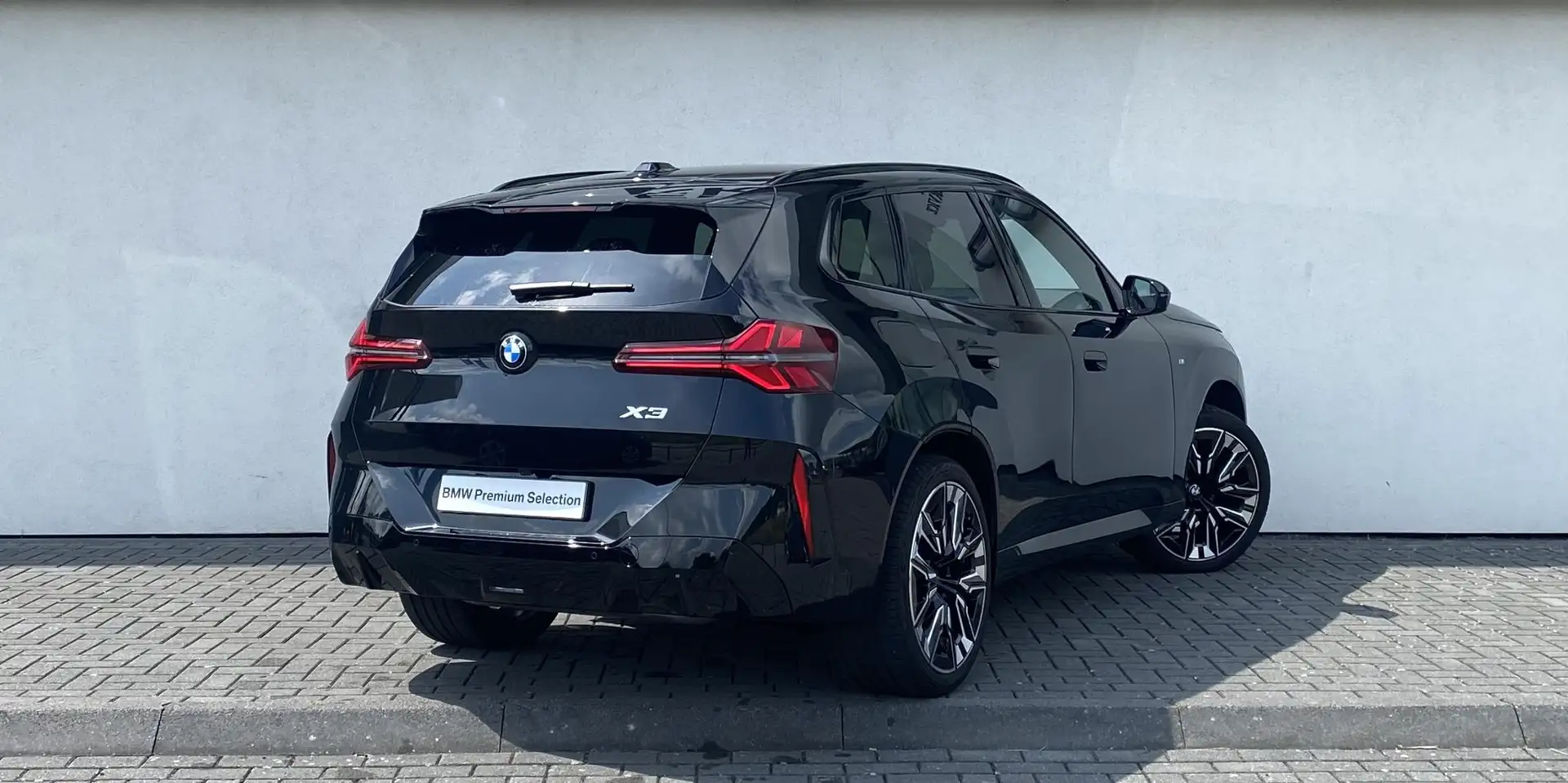 BMW X3 30e xDrive NW MODEL | M-Sportpakket | Head Up | Le Zwart - 2
