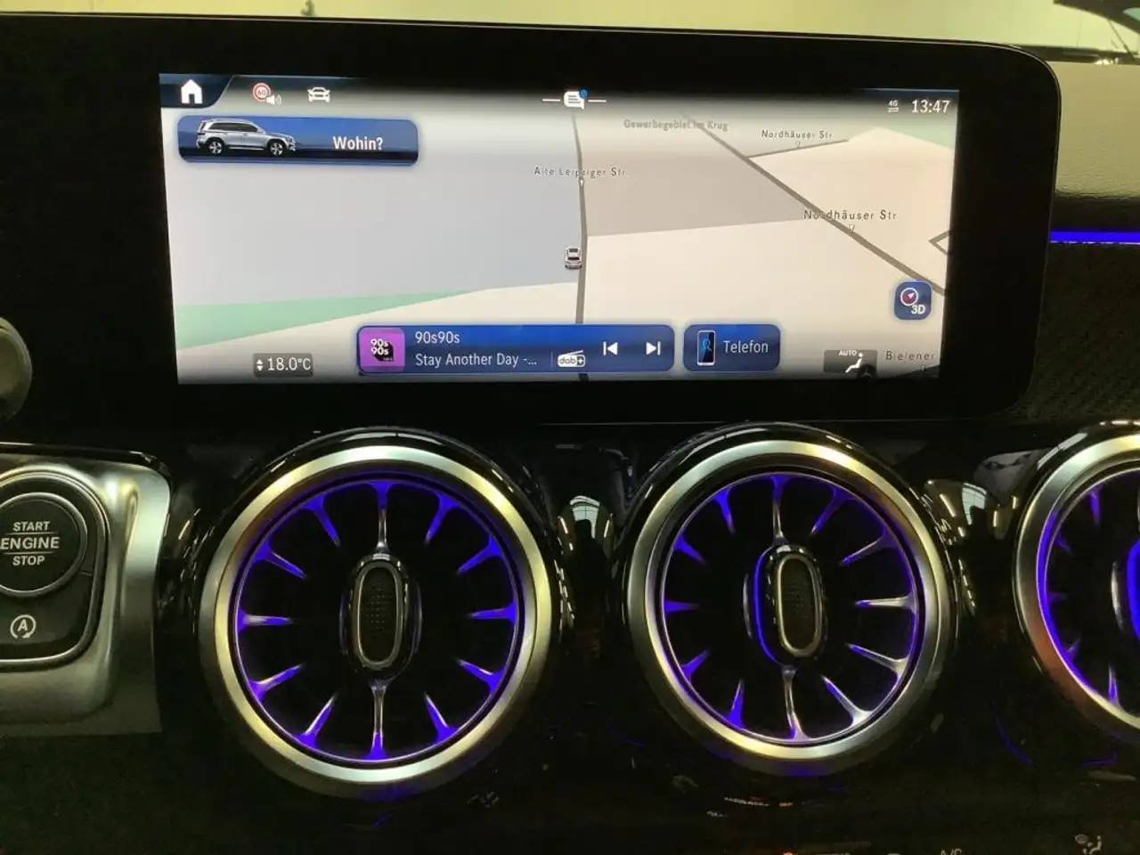 Mercedes-Benz GLB 220 4MATIC AMG+NIGHT+20"+MULTIBEAM+AHK+360°+ 10