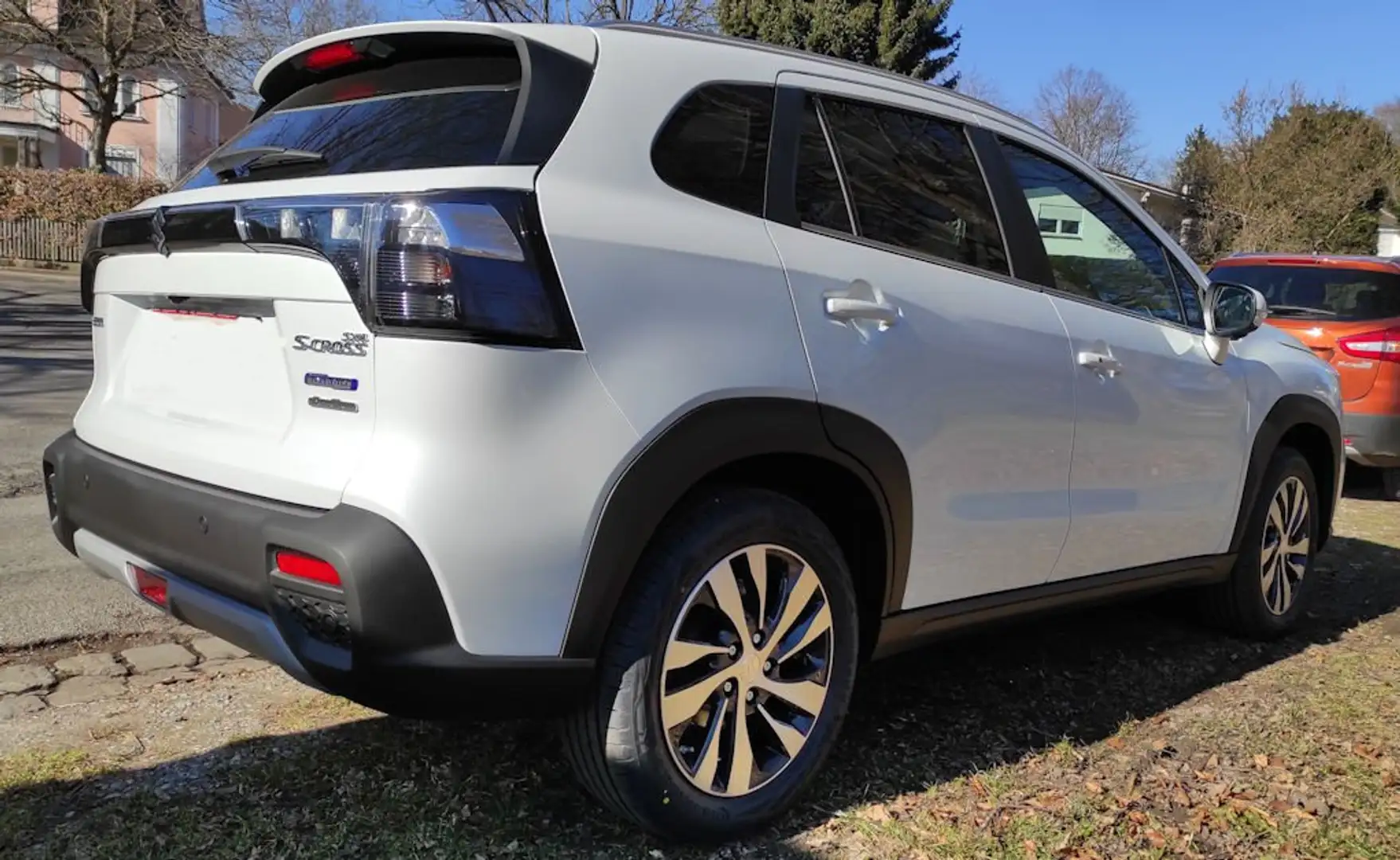 Suzuki SX4 S-Cross S-Cross 1.4 Boosterjet Hybrid Comfort 2025 Bílá - 2