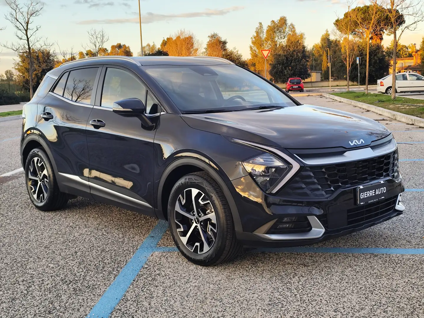 Kia Sportage Sportage V 2023 1.6 tgdi hev Style auto Schwarz - 2