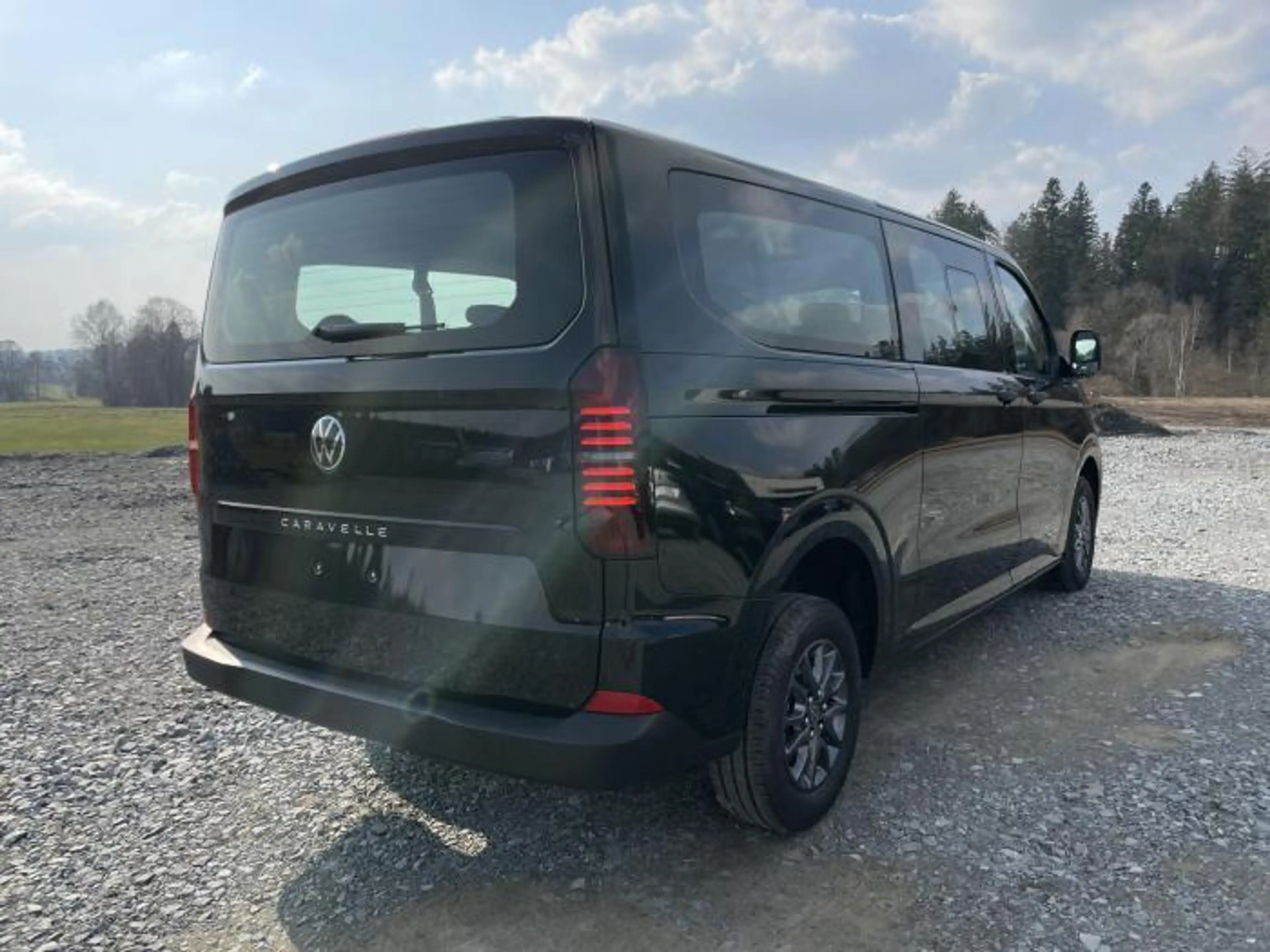 Volkswagen T7 Caravelle langer Radstand (langer Radstand) 2.0 TDI 110k... — photo 6