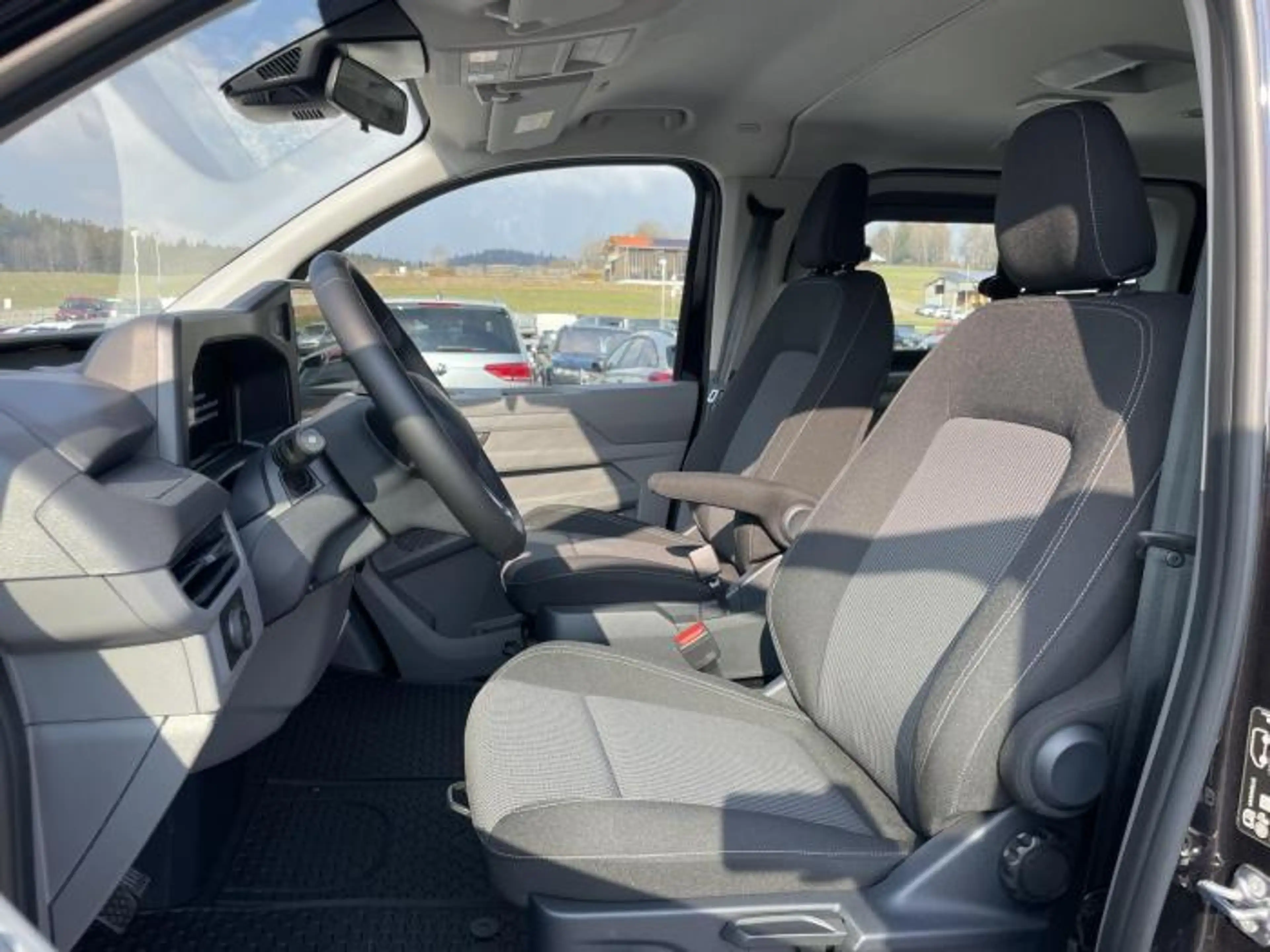 Volkswagen T7 Caravelle langer Radstand (langer Radstand) 2.0 TDI 110k... — photo 10
