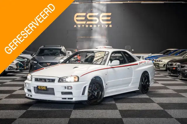 Nissan Skyline R34 GTR V-spec II QM1 White