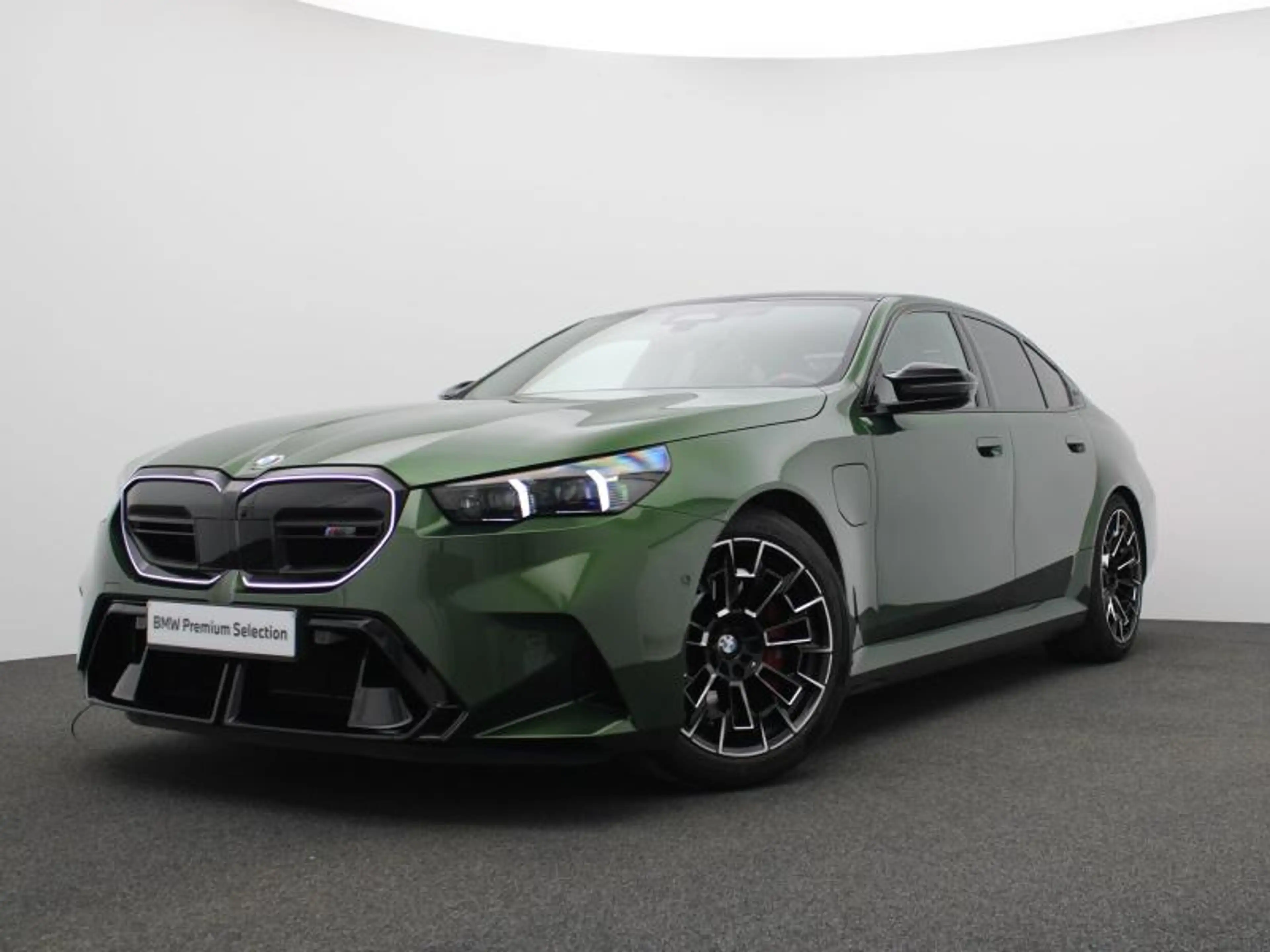 BMW M5 ANGLESEY GREEN - SPECIAL REQUEST - UNIEK