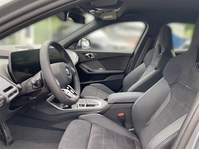 BMW 1 Series view 7