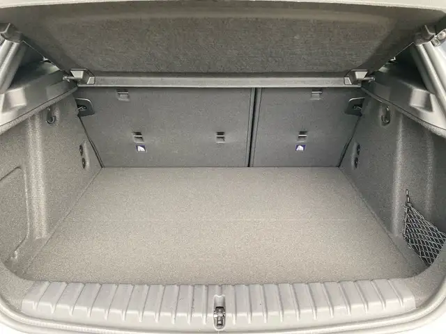 BMW 1 Series view 12
